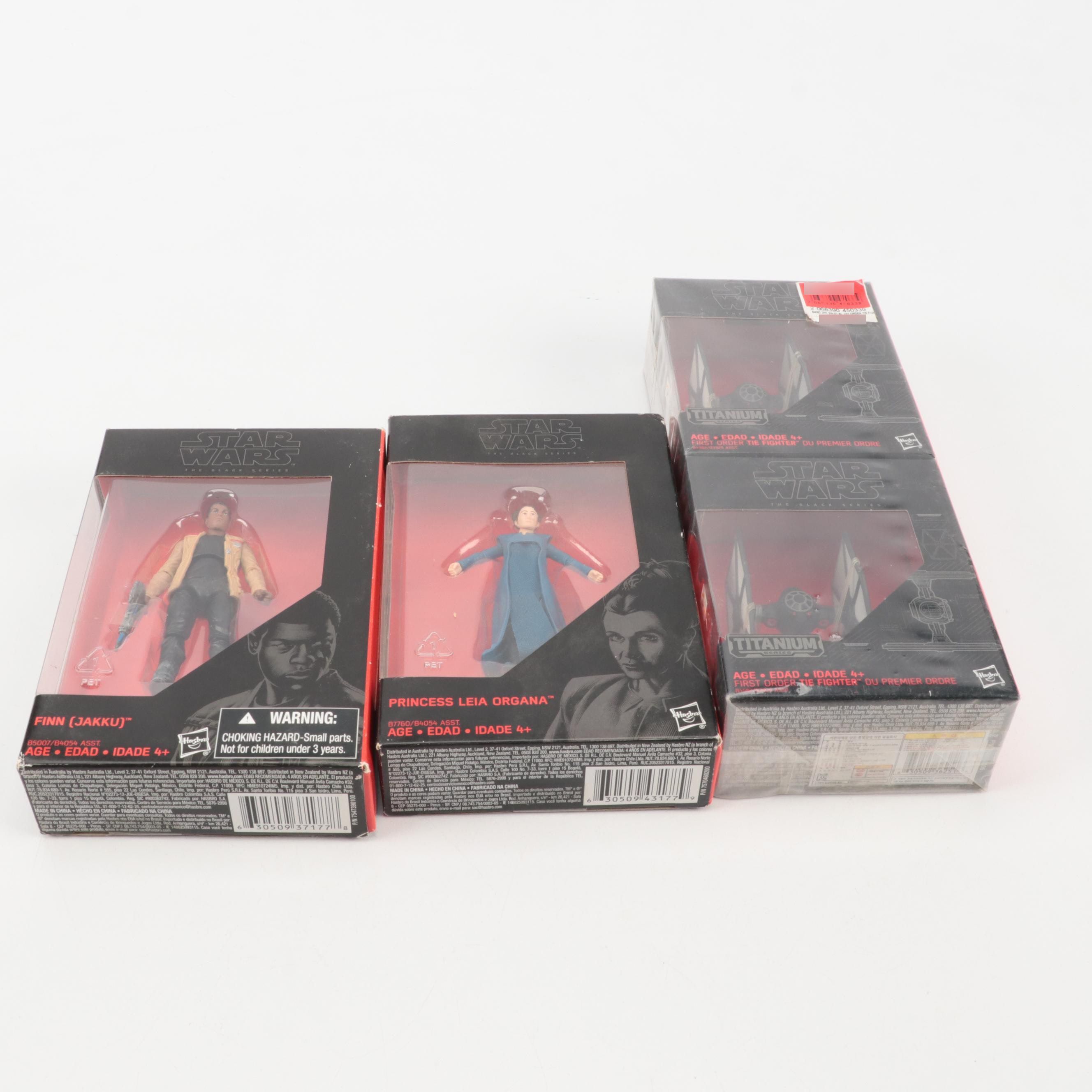 Hasbro Star Wars Darth Vader Electronic Helmet and Action Figures