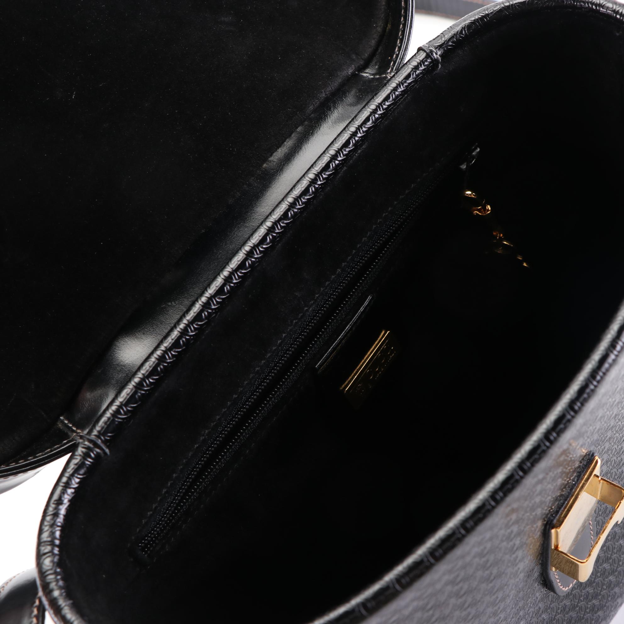 Gucci Crossbody Bag in Black Interlocking GG Embossed and Smooth Leather