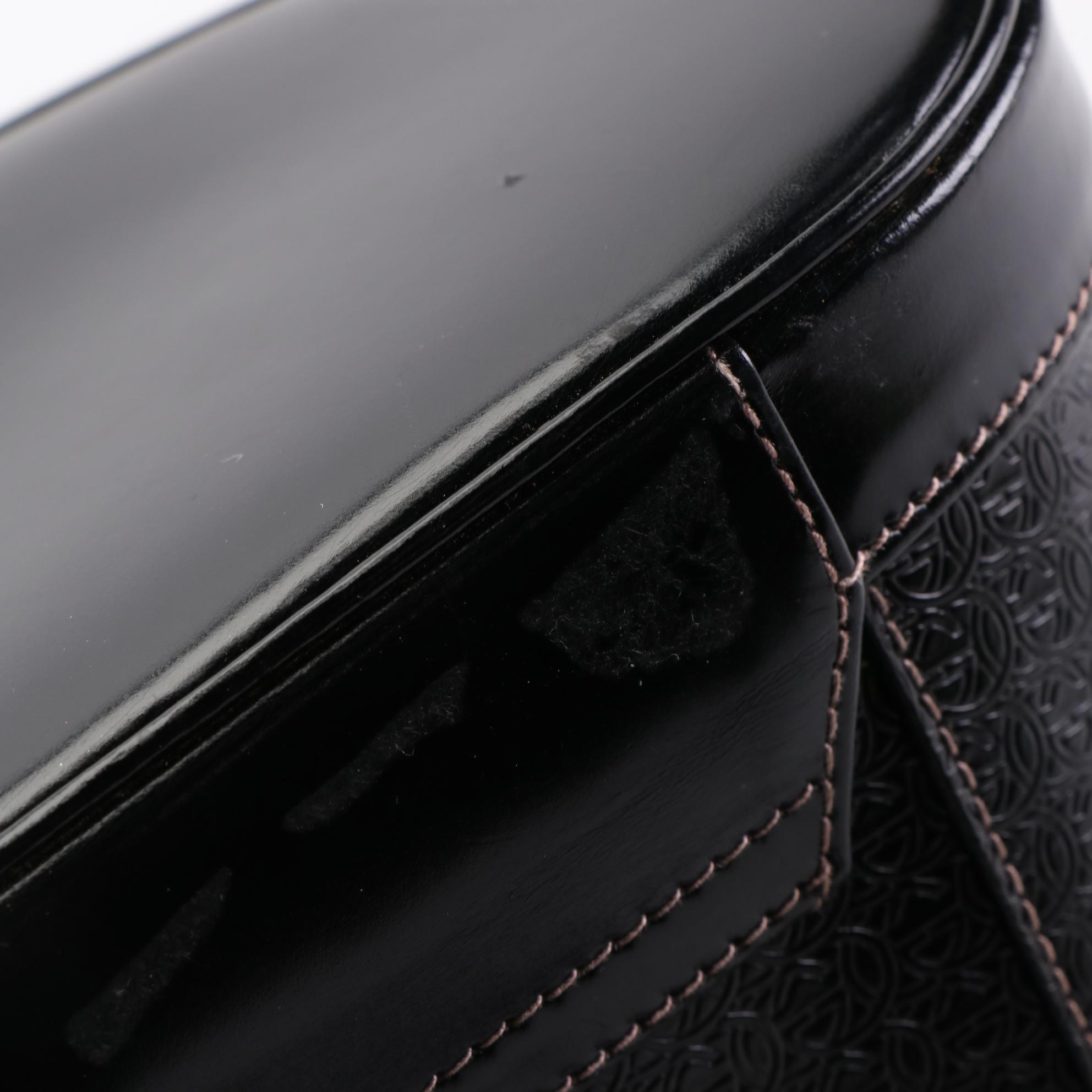 Gucci Crossbody Bag in Black Interlocking GG Embossed and Smooth Leather