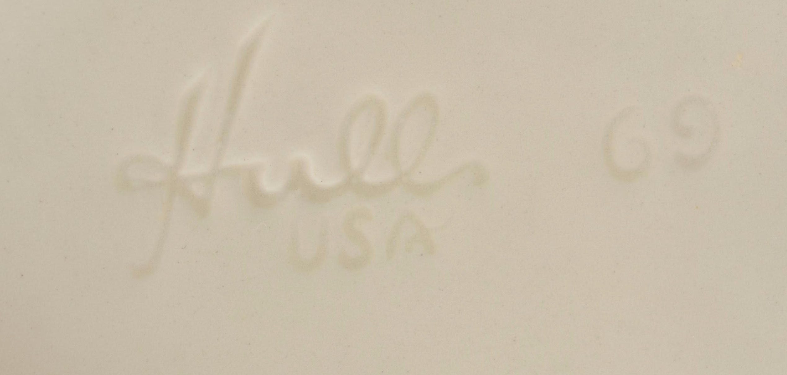 Hull Pottery Swan Centerpiece Bowl With Cygnet Accent Bowls