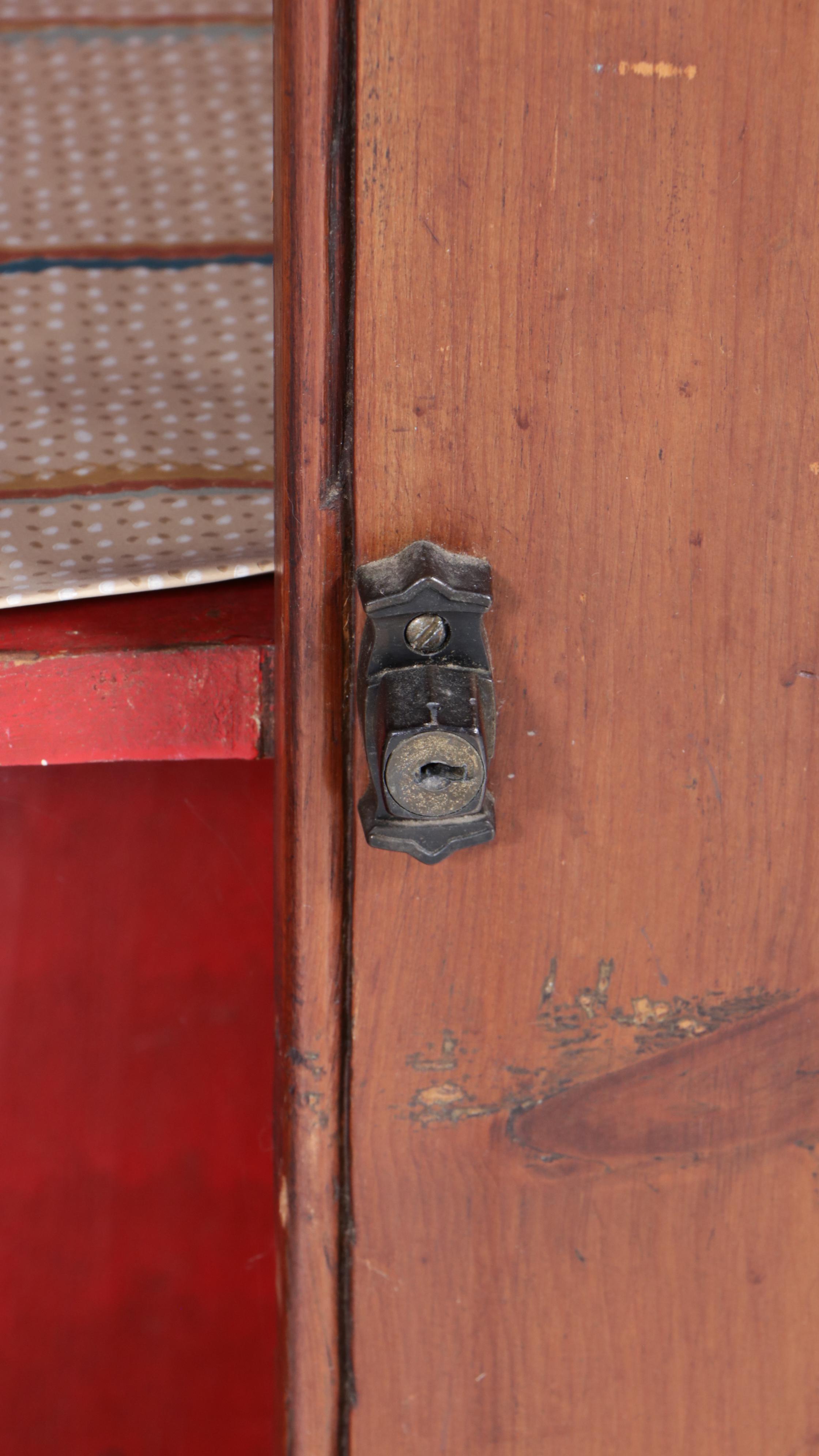 American Colonial Pine Cupboard with Scalloped Valance, Early 19th Century
