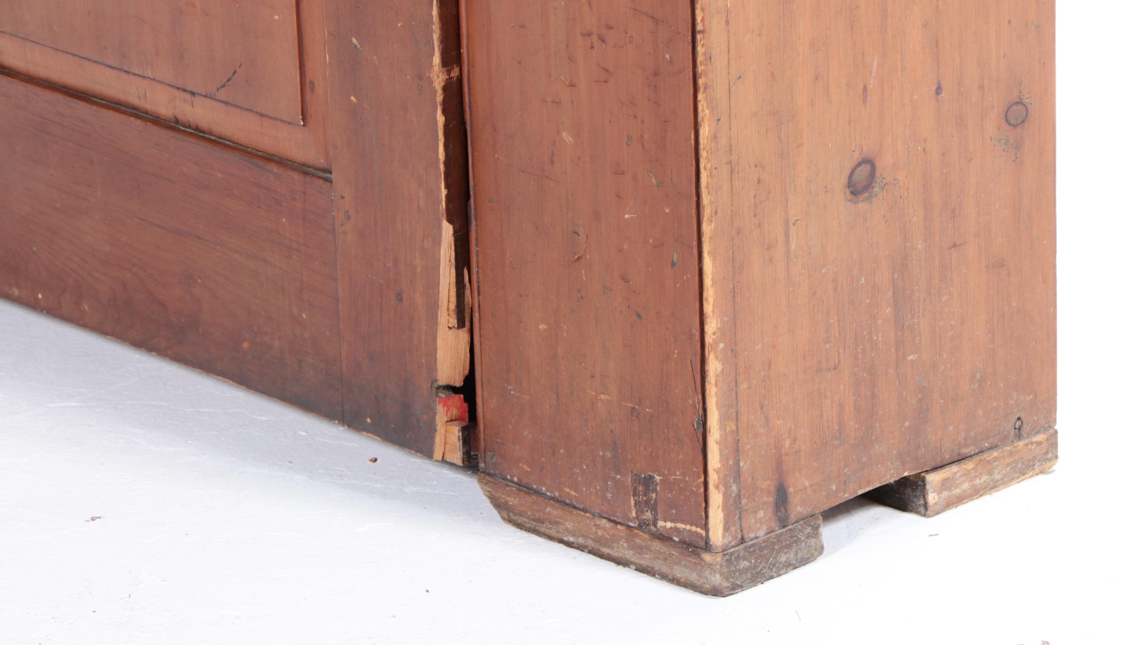 American Colonial Pine Cupboard with Scalloped Valance, Early 19th Century