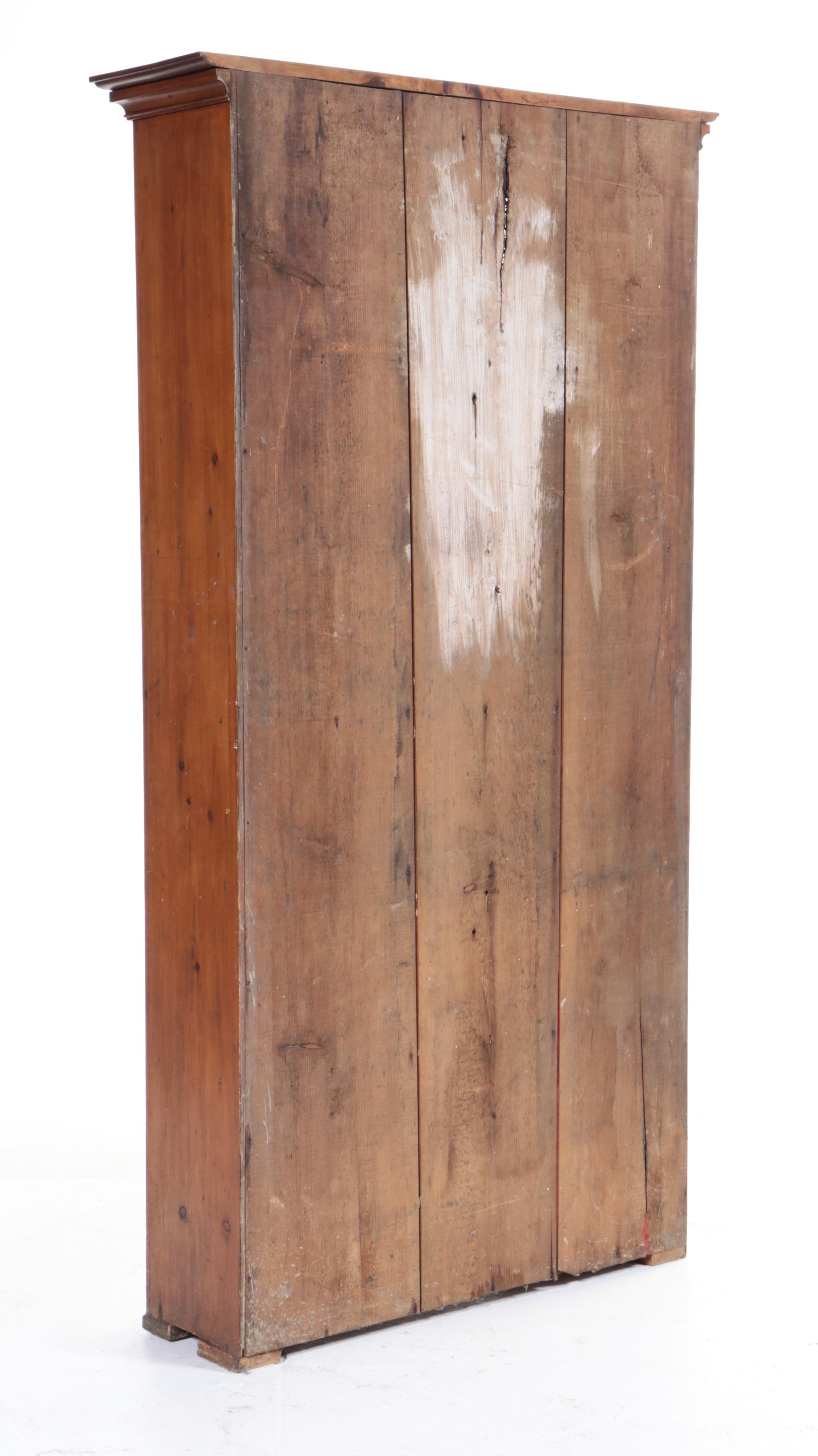 American Colonial Pine Cupboard with Scalloped Valance, Early 19th Century