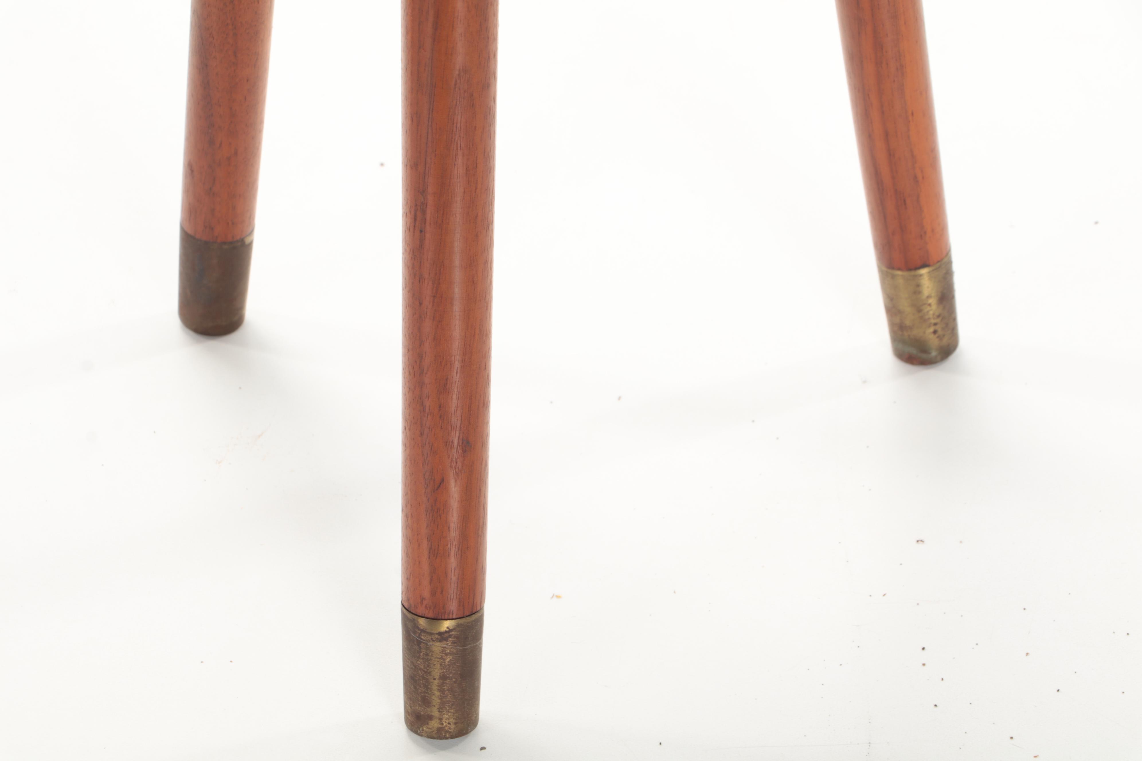 Ivory Soap Wooden Caddy with Tripod Stool