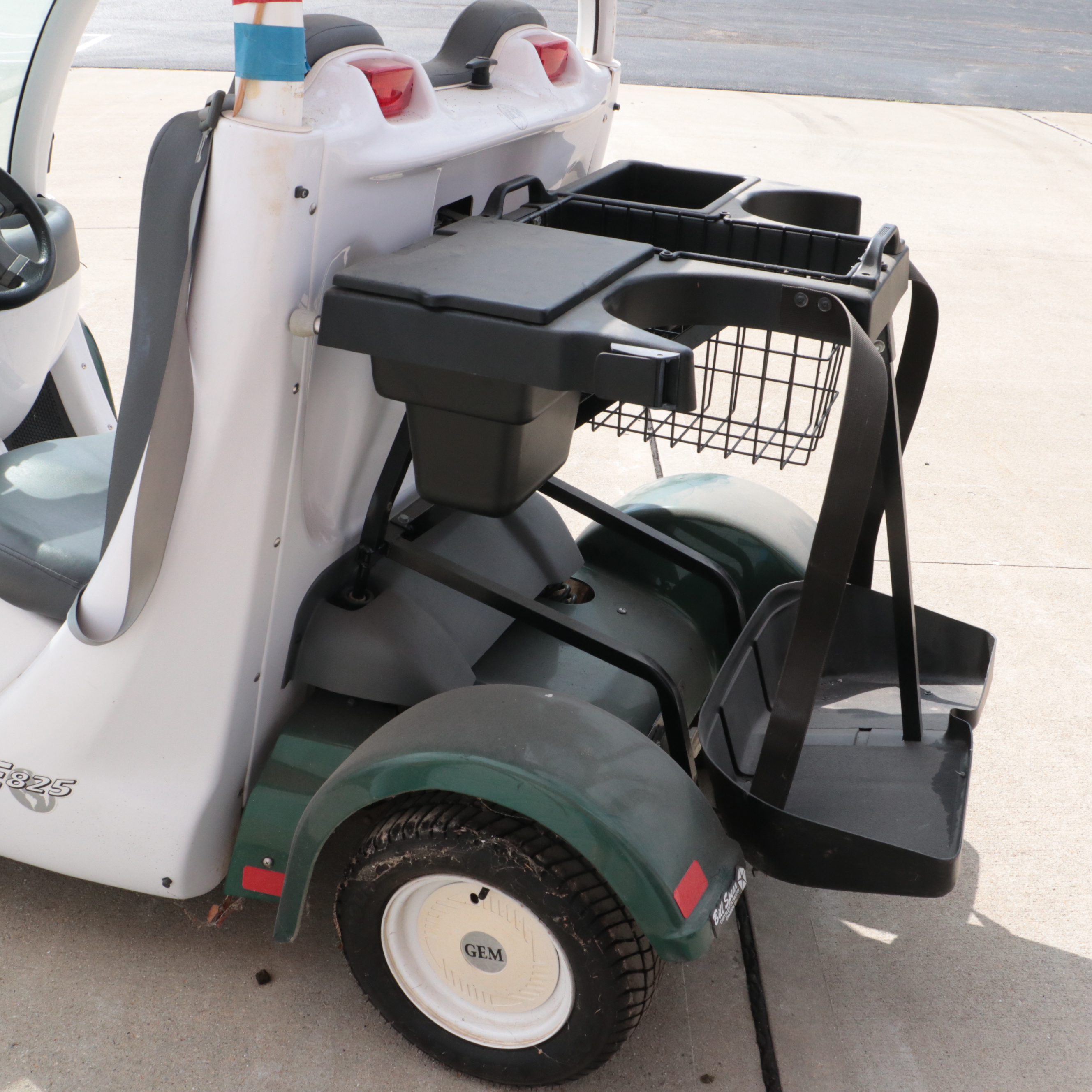 2001 GEM E825 Utility Vehicle/Golf Cart