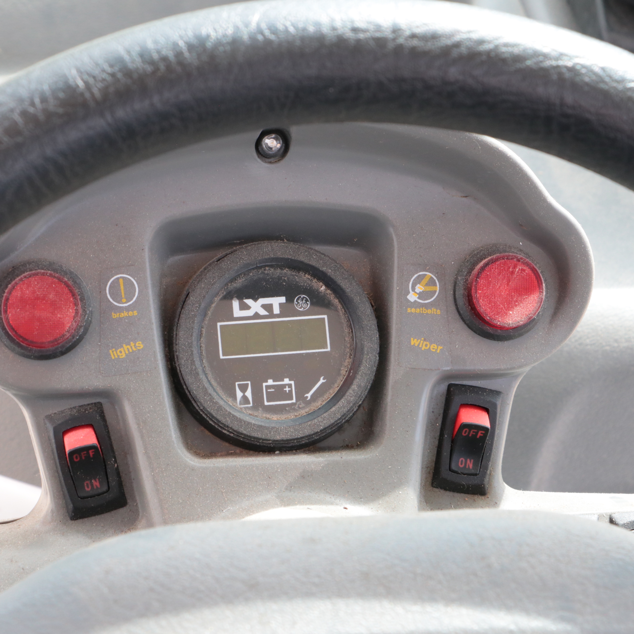 2001 GEM E825 Utility Vehicle/Golf Cart