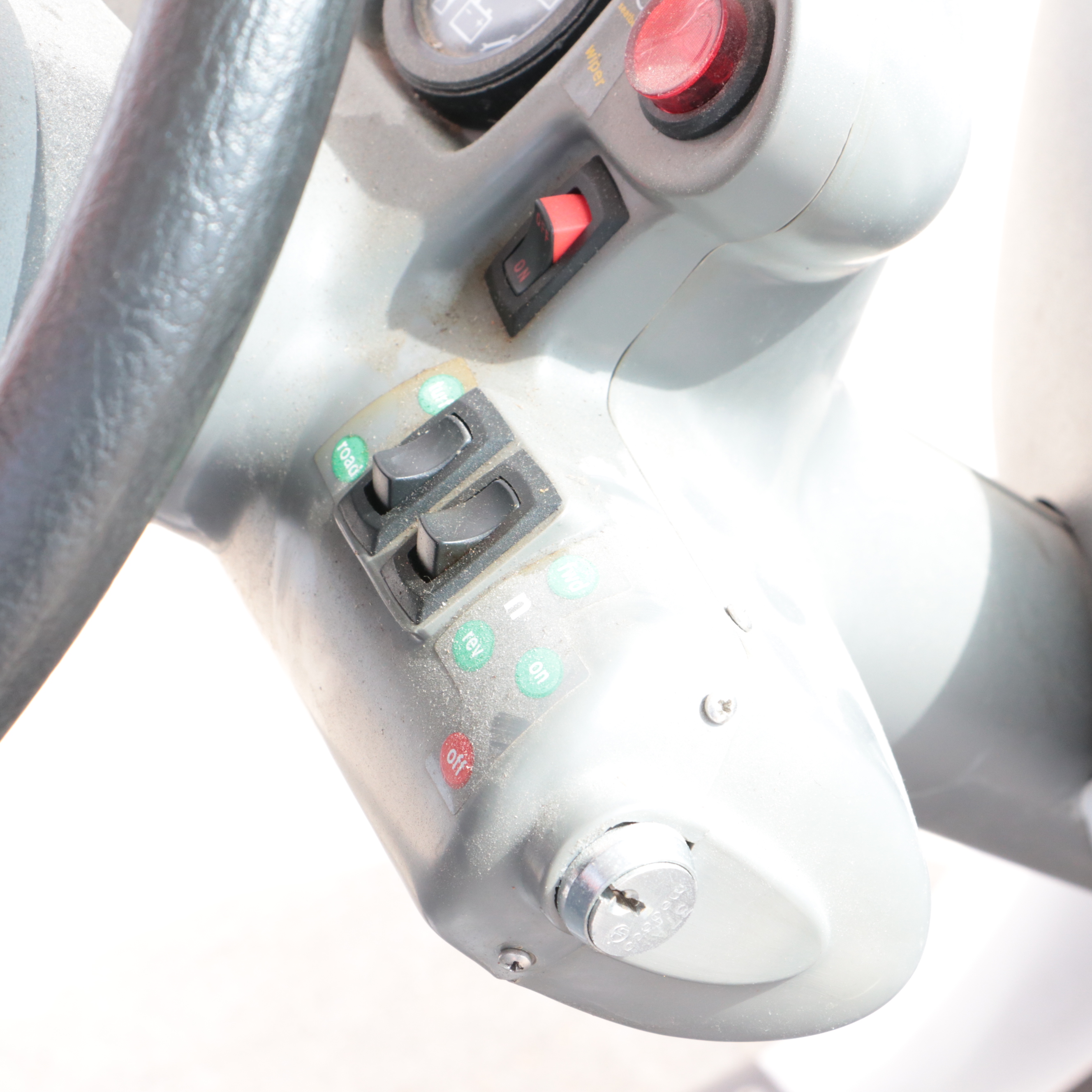 2001 GEM E825 Utility Vehicle/Golf Cart