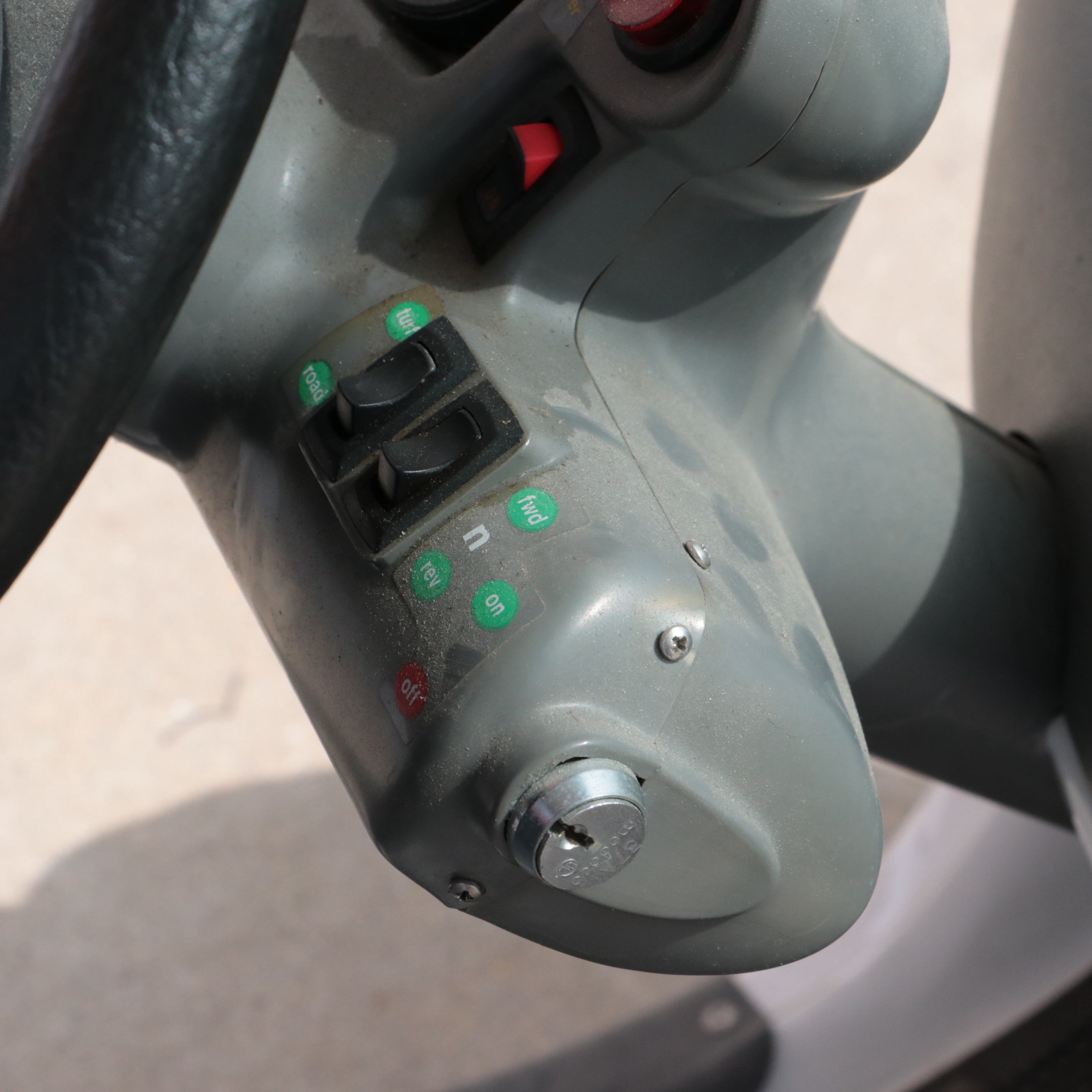 2001 GEM E825 Utility Vehicle/Golf Cart