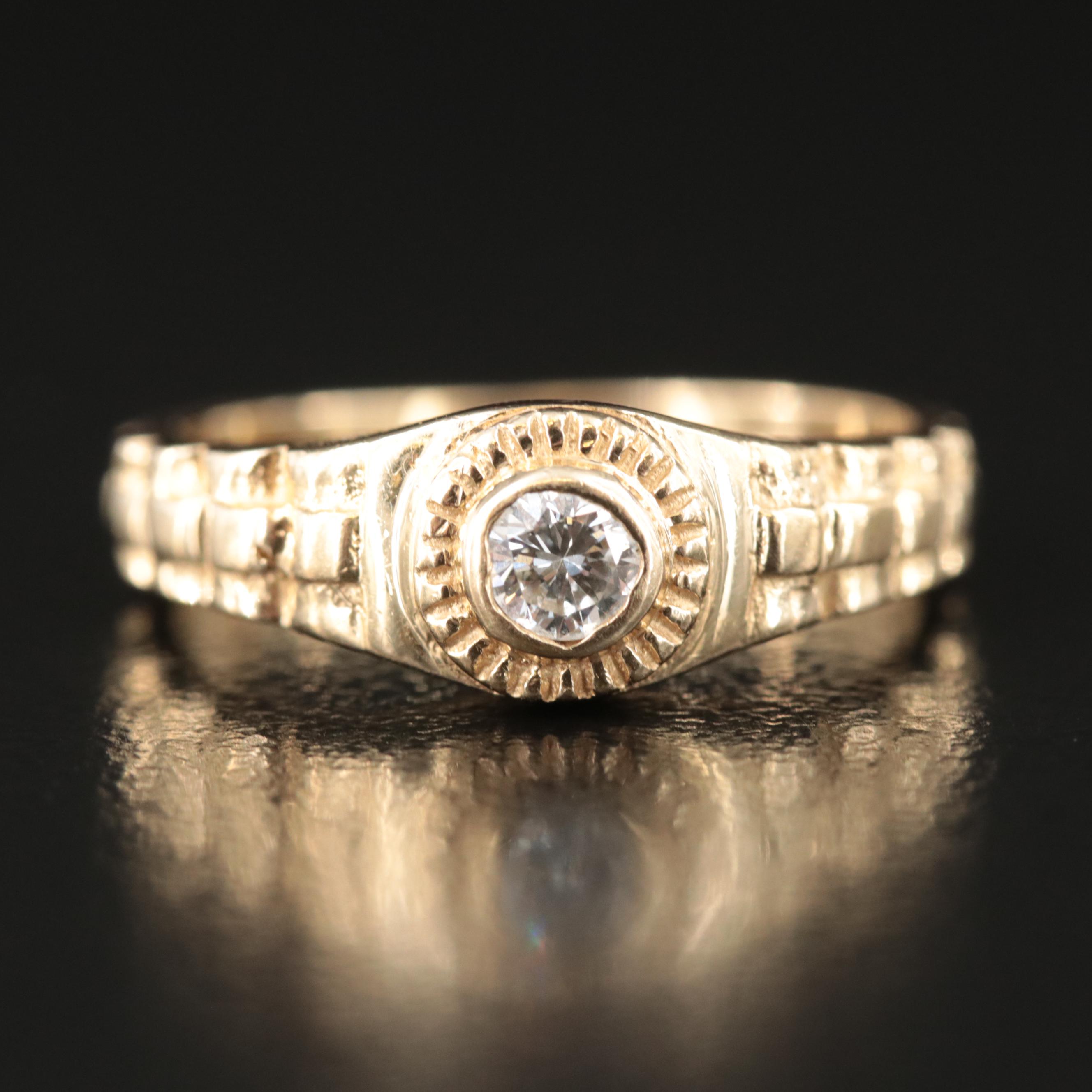 18K Diamond Status Ring