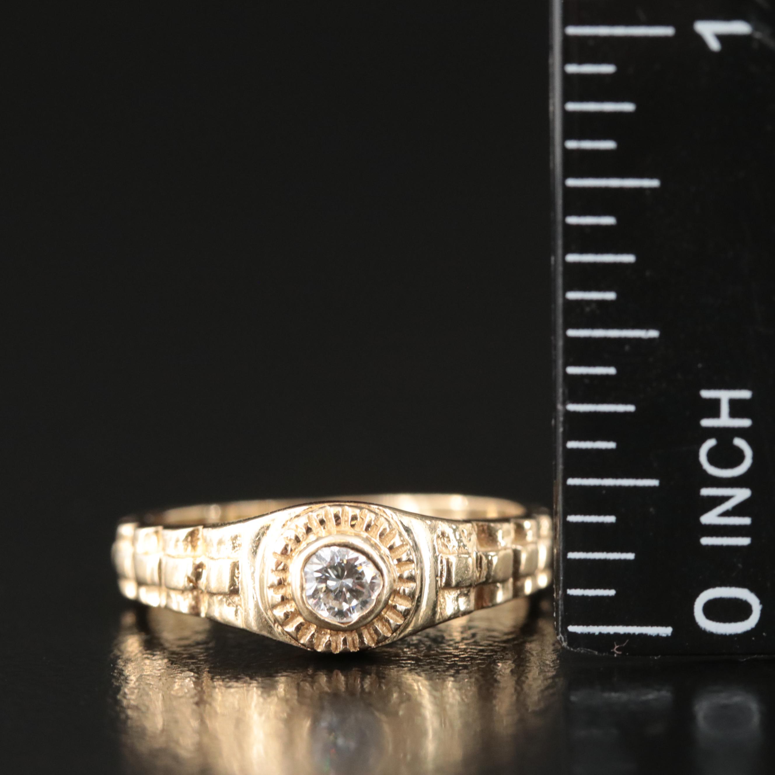 18K Diamond Status Ring