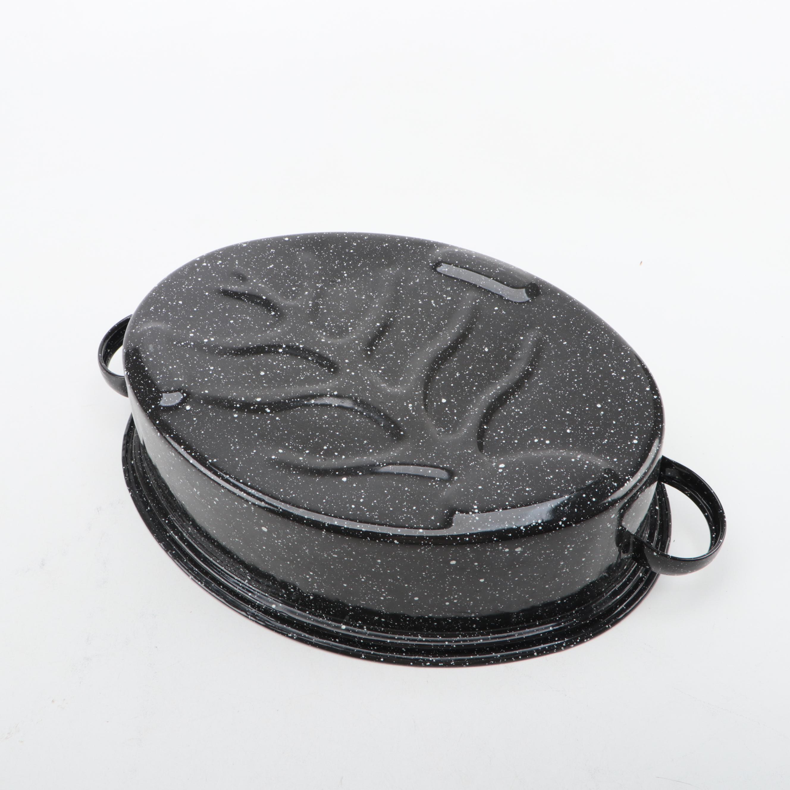 Wagner Covered Roaster with Other Speckled Black Enamel Roaster