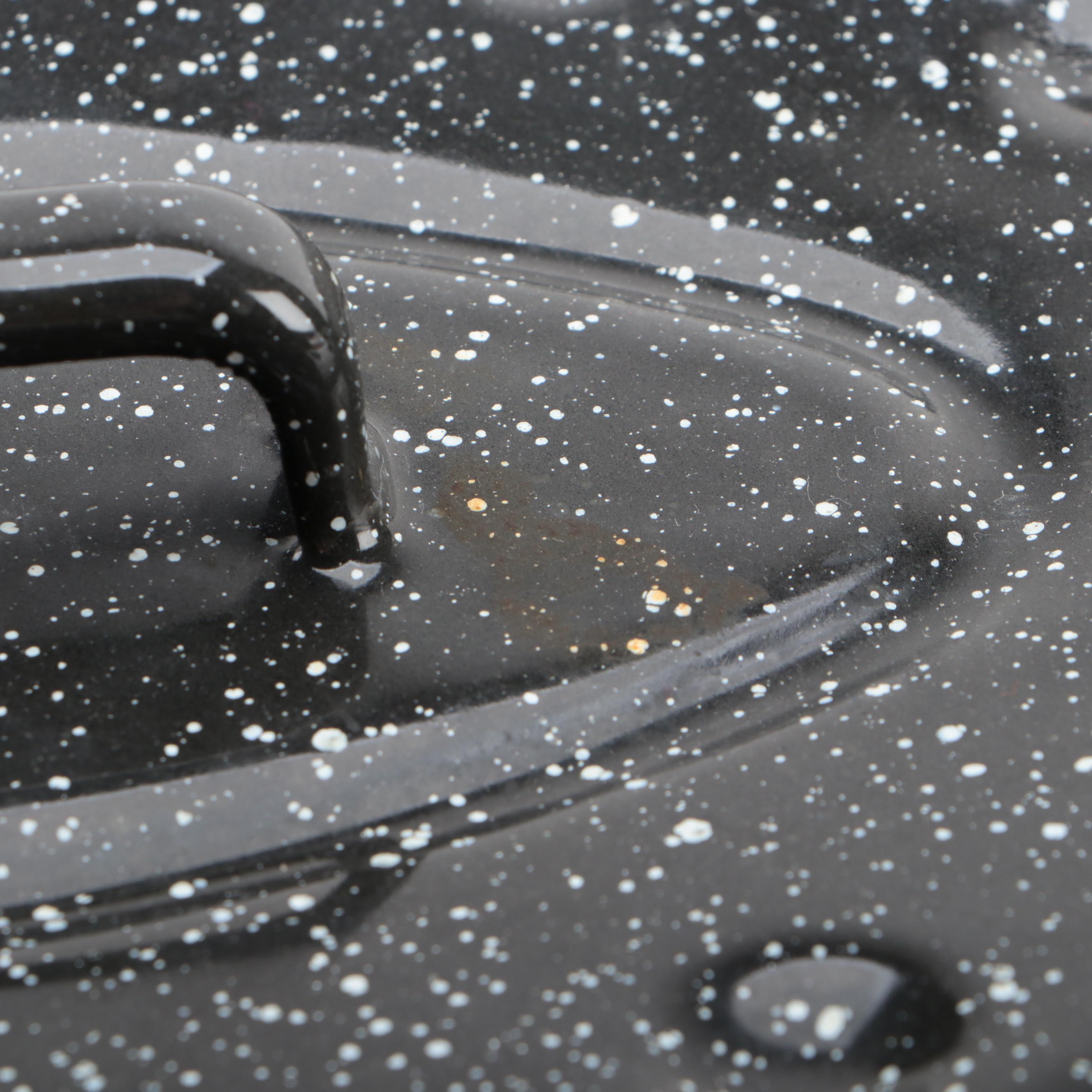 Wagner Covered Roaster with Other Speckled Black Enamel Roaster