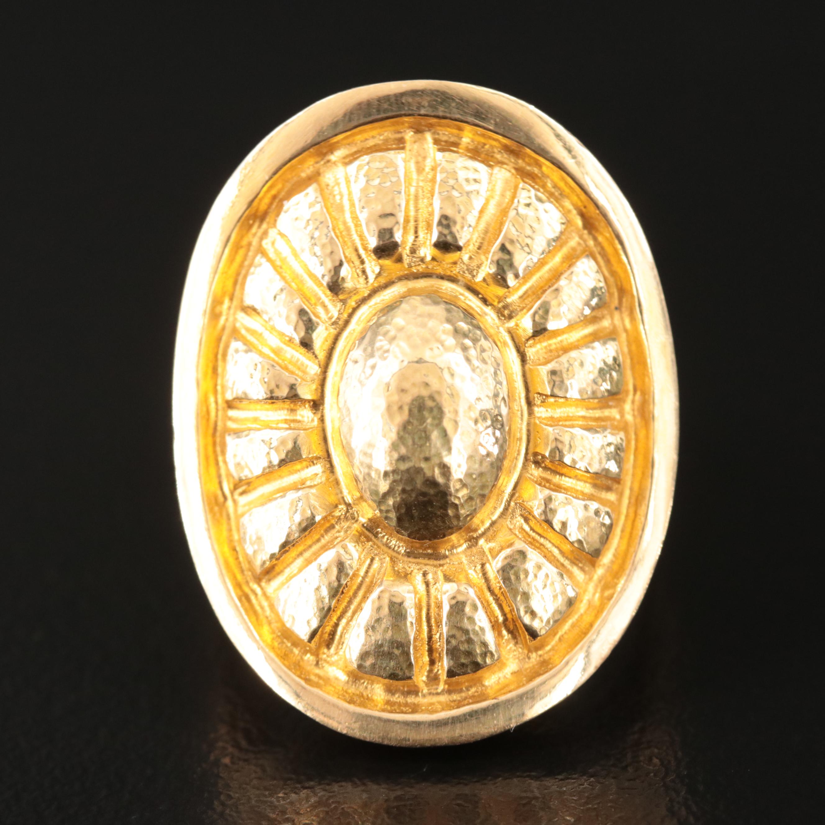 18K Oval Fluted Ring