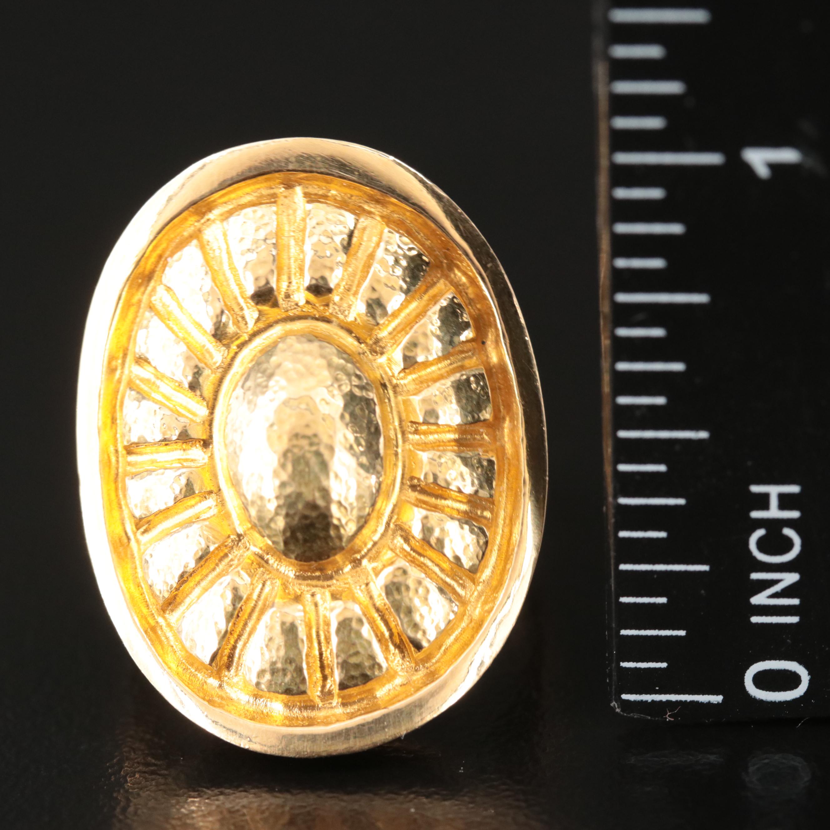 18K Oval Fluted Ring