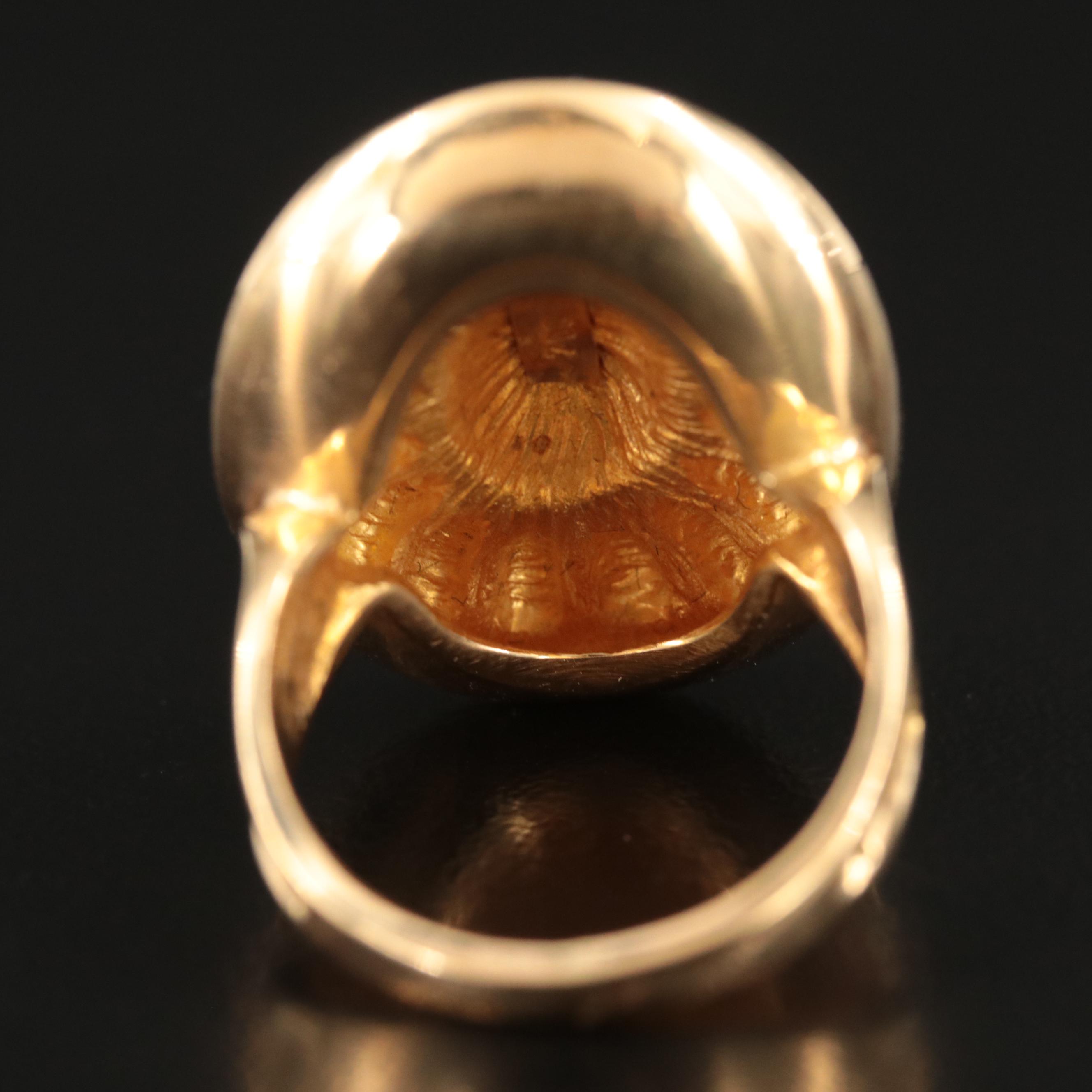 18K Oval Fluted Ring