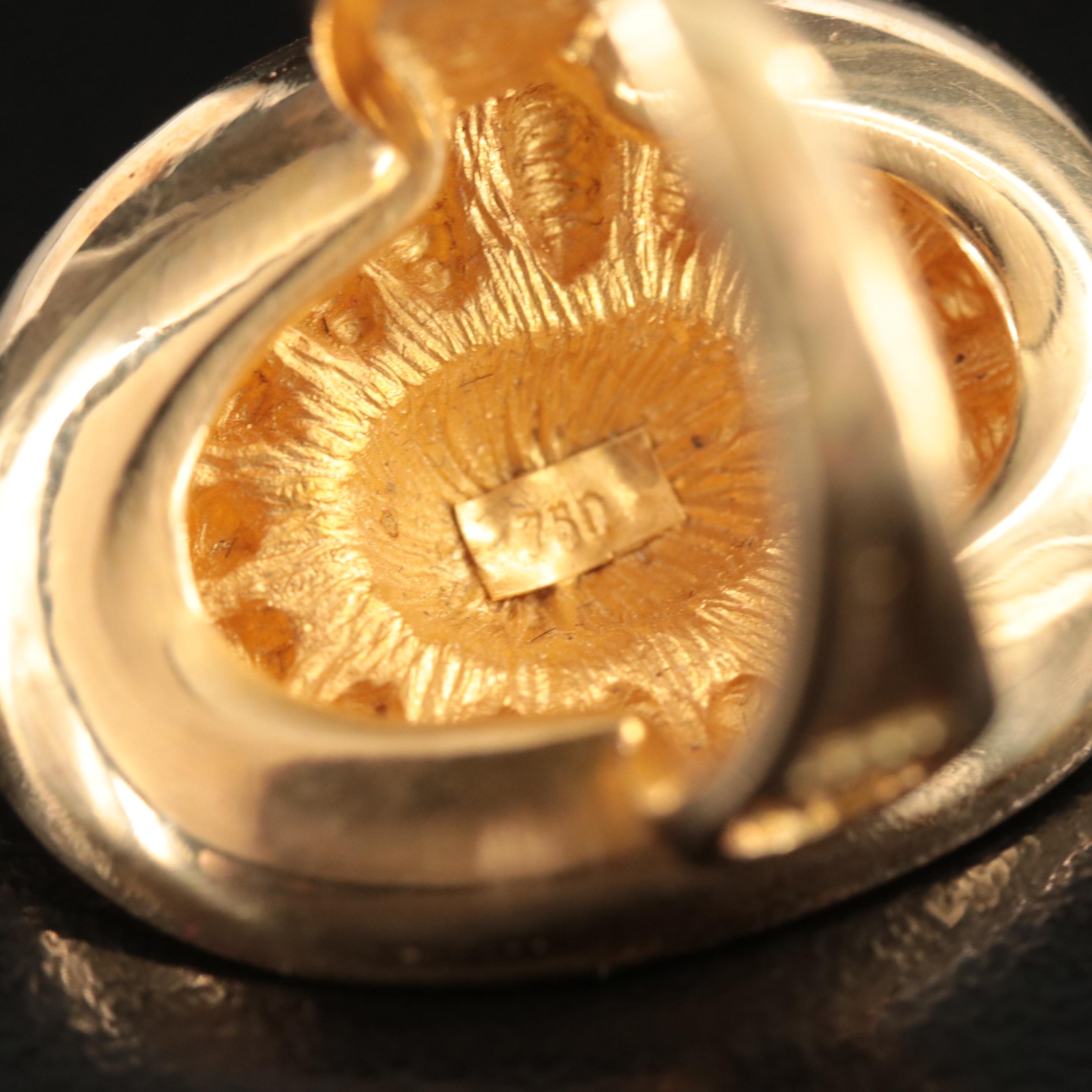 18K Oval Fluted Ring