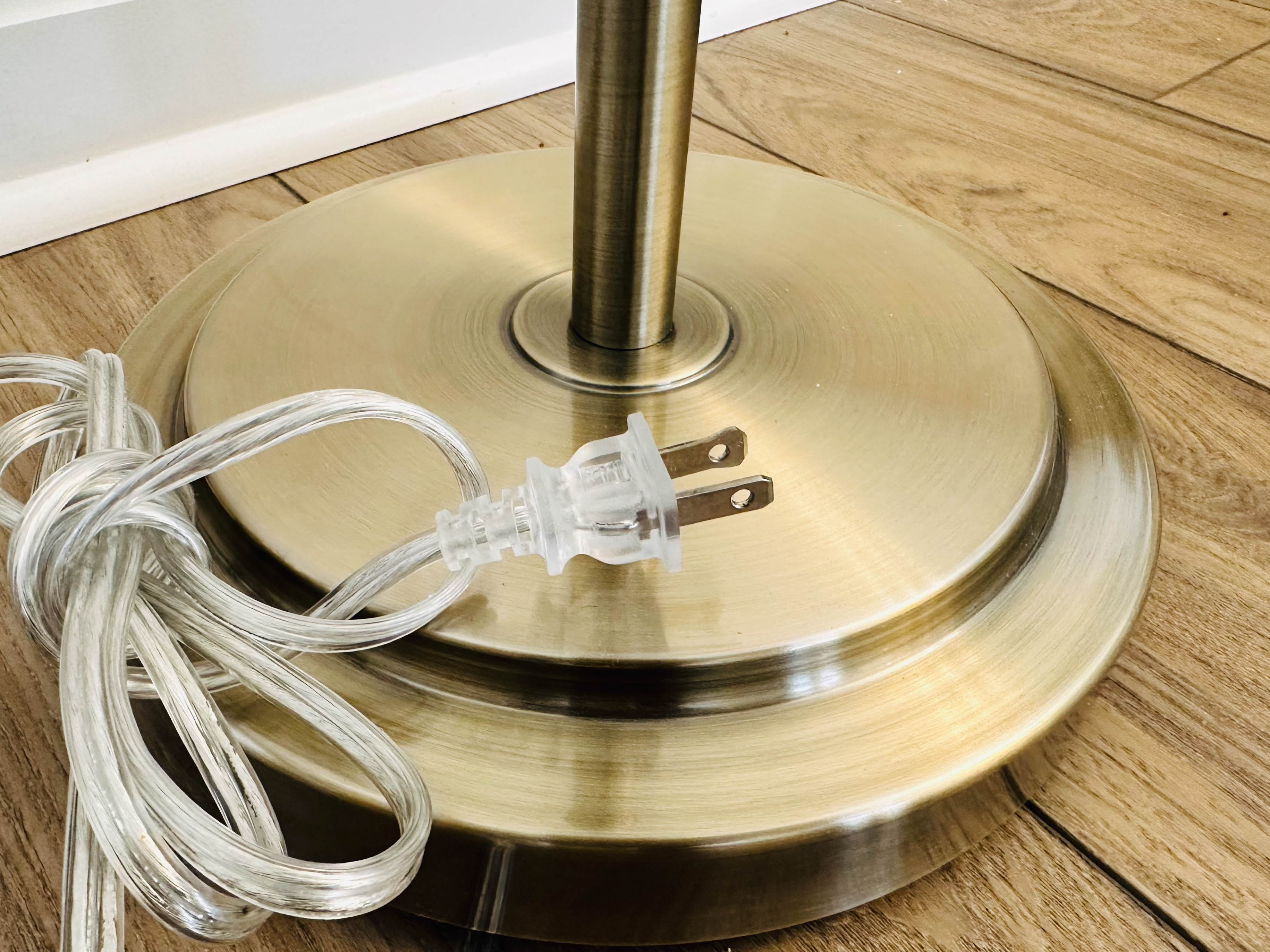 Oiled Brass Finish Contemporary Metal Floor Lamp