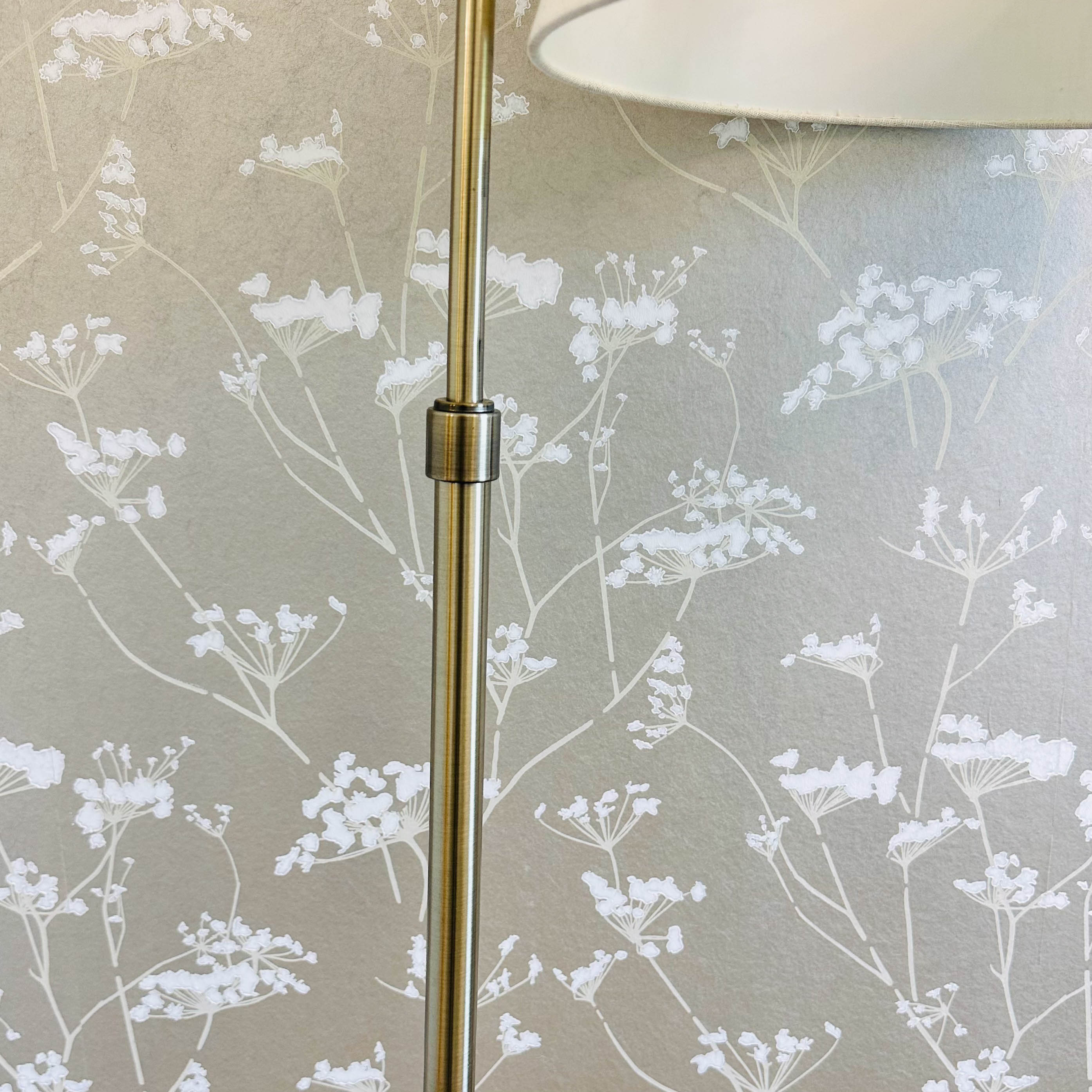 Oiled Brass Finish Contemporary Metal Floor Lamp