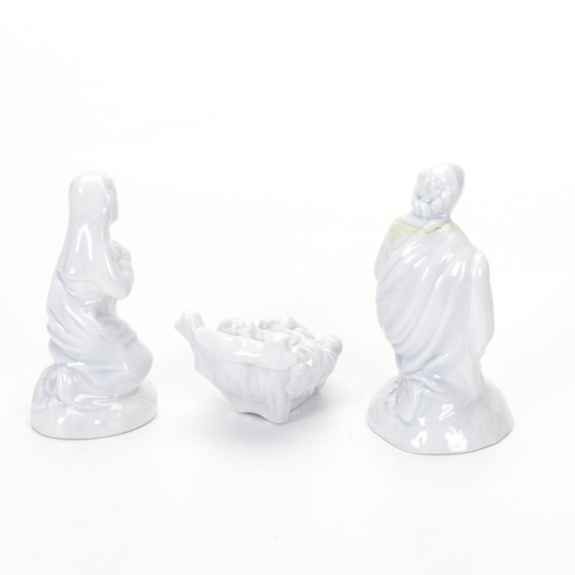 Hand-Crafted Nativity Set with Stable and Ceramic Figures