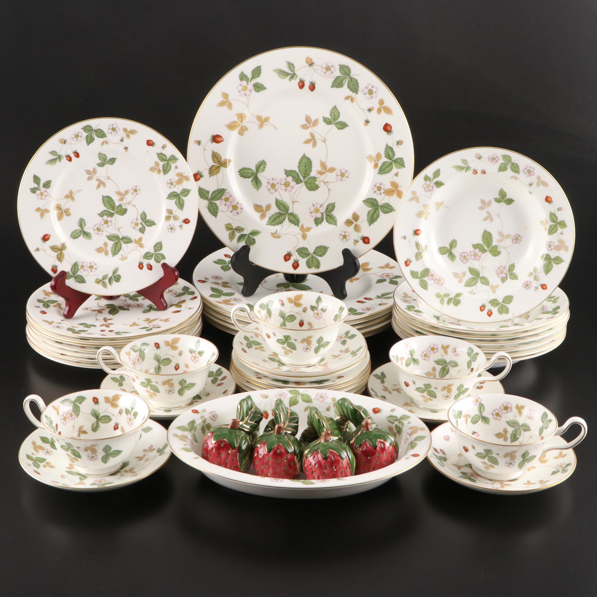 Wedgwood "Wild Strawberry" Bone China Dinnerware