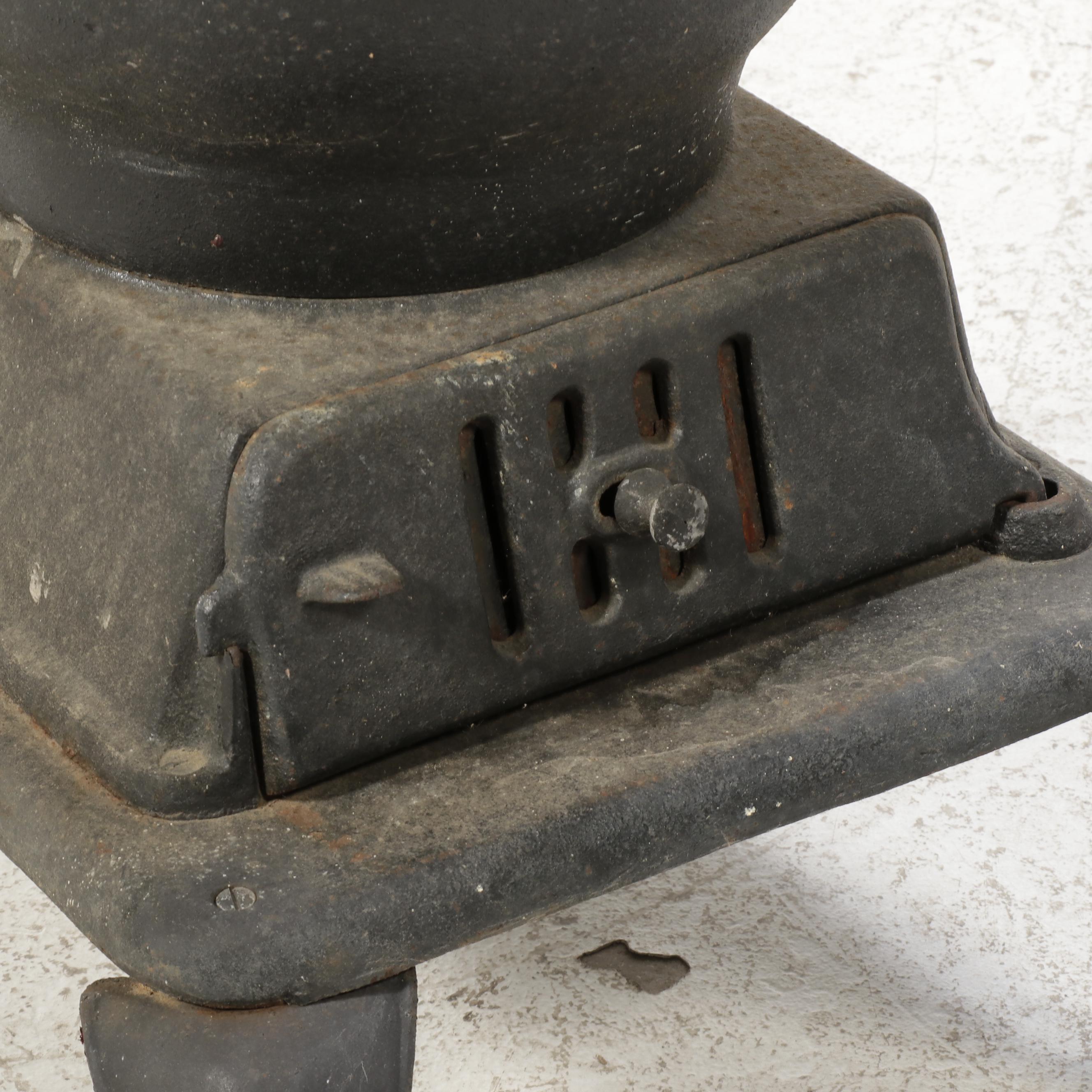 King Stove & Range Co. Fatso No. 200 Cast Iron Stove, Early 20th Century