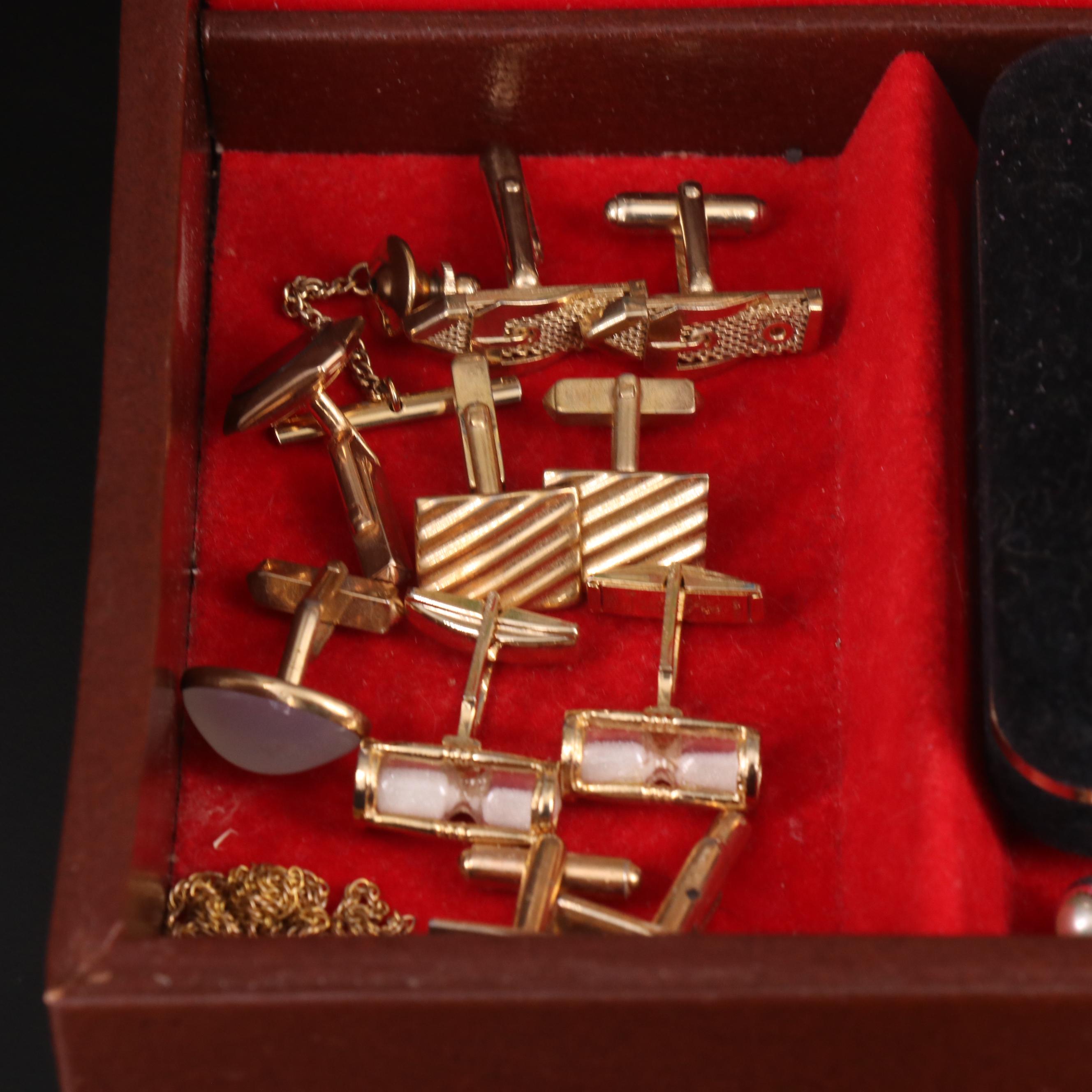 Uncommon Discoveries: Jewelry Collection