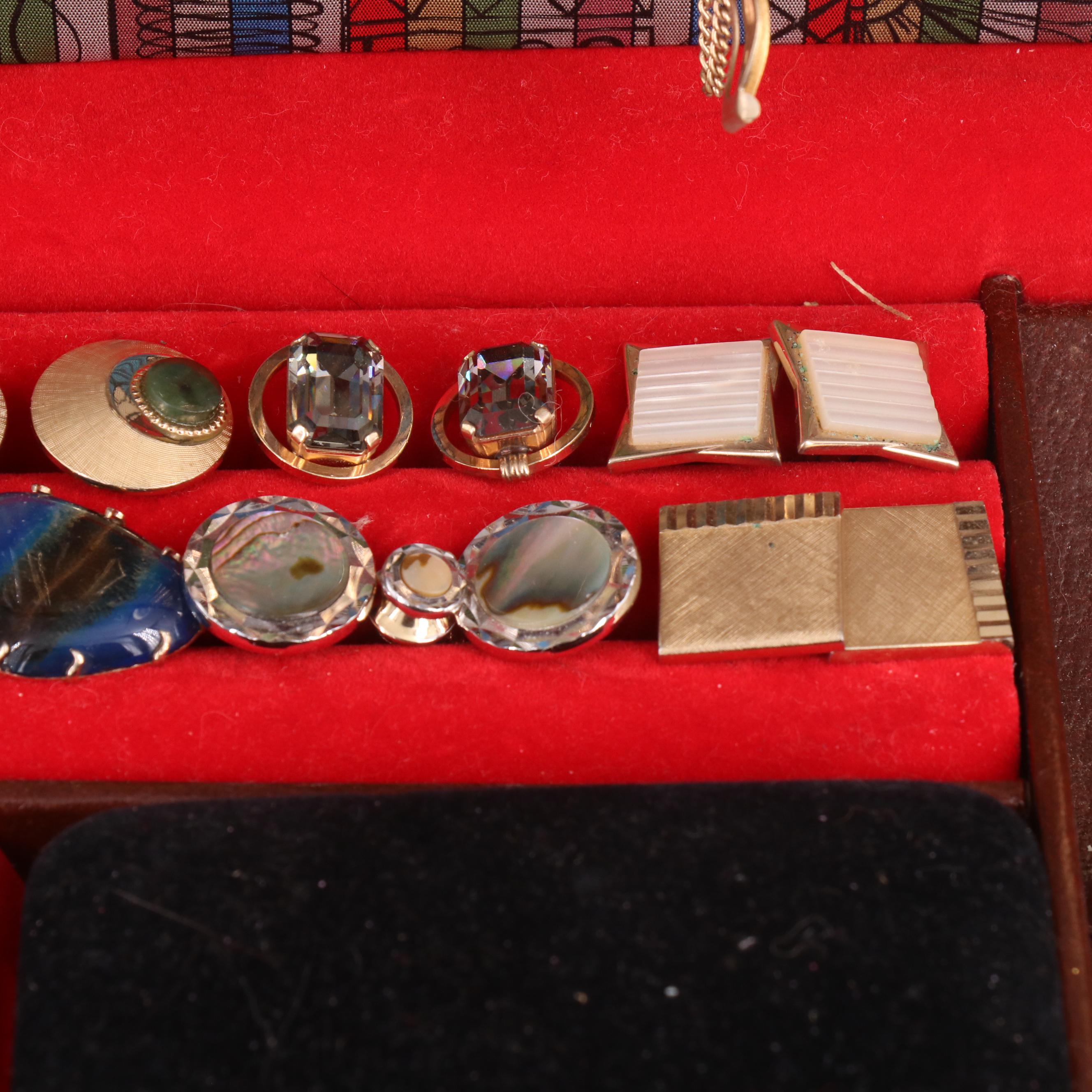 Uncommon Discoveries: Jewelry Collection