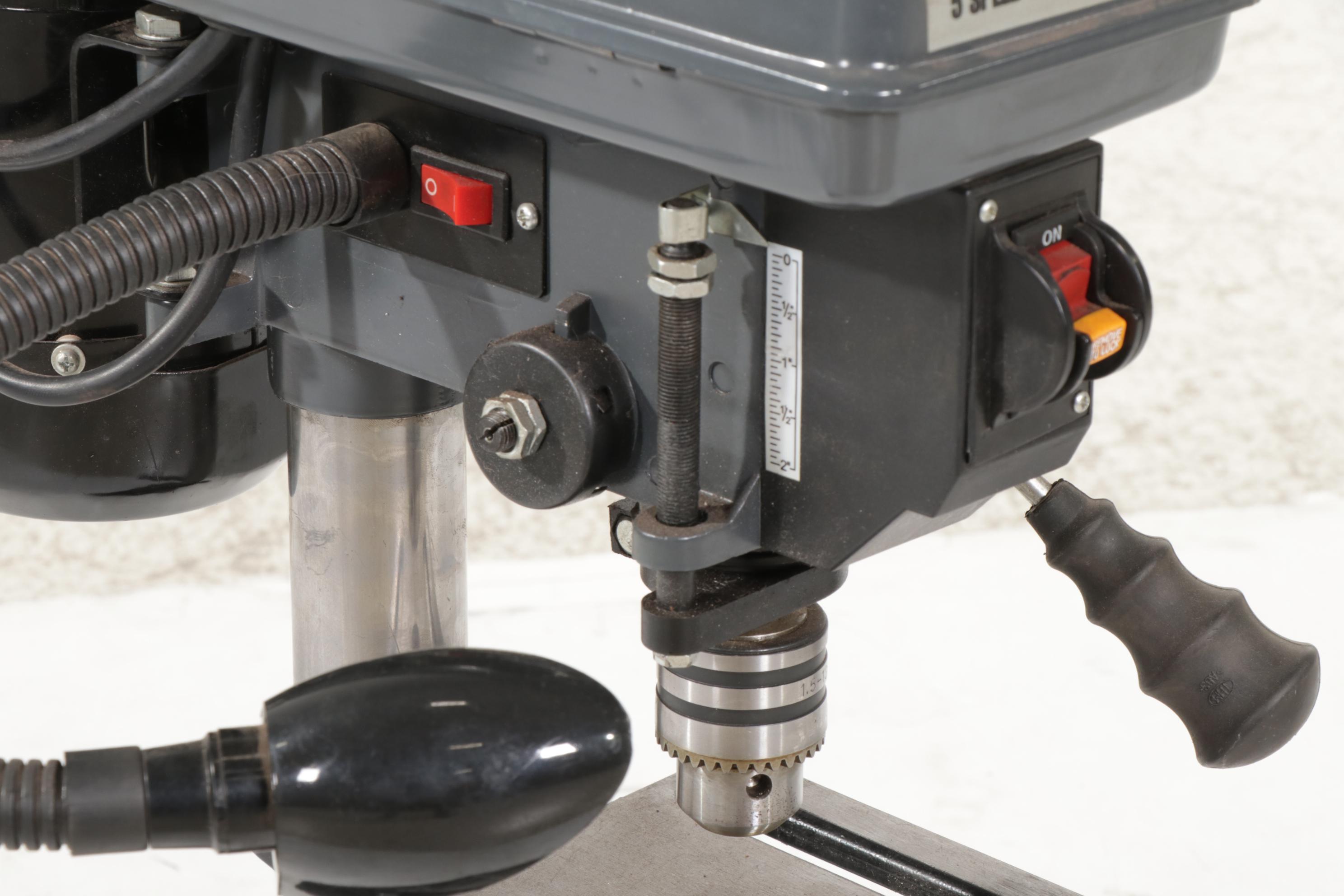 Central Machinery 5-Speed Benchtop Drill Press With Spirit Levels
