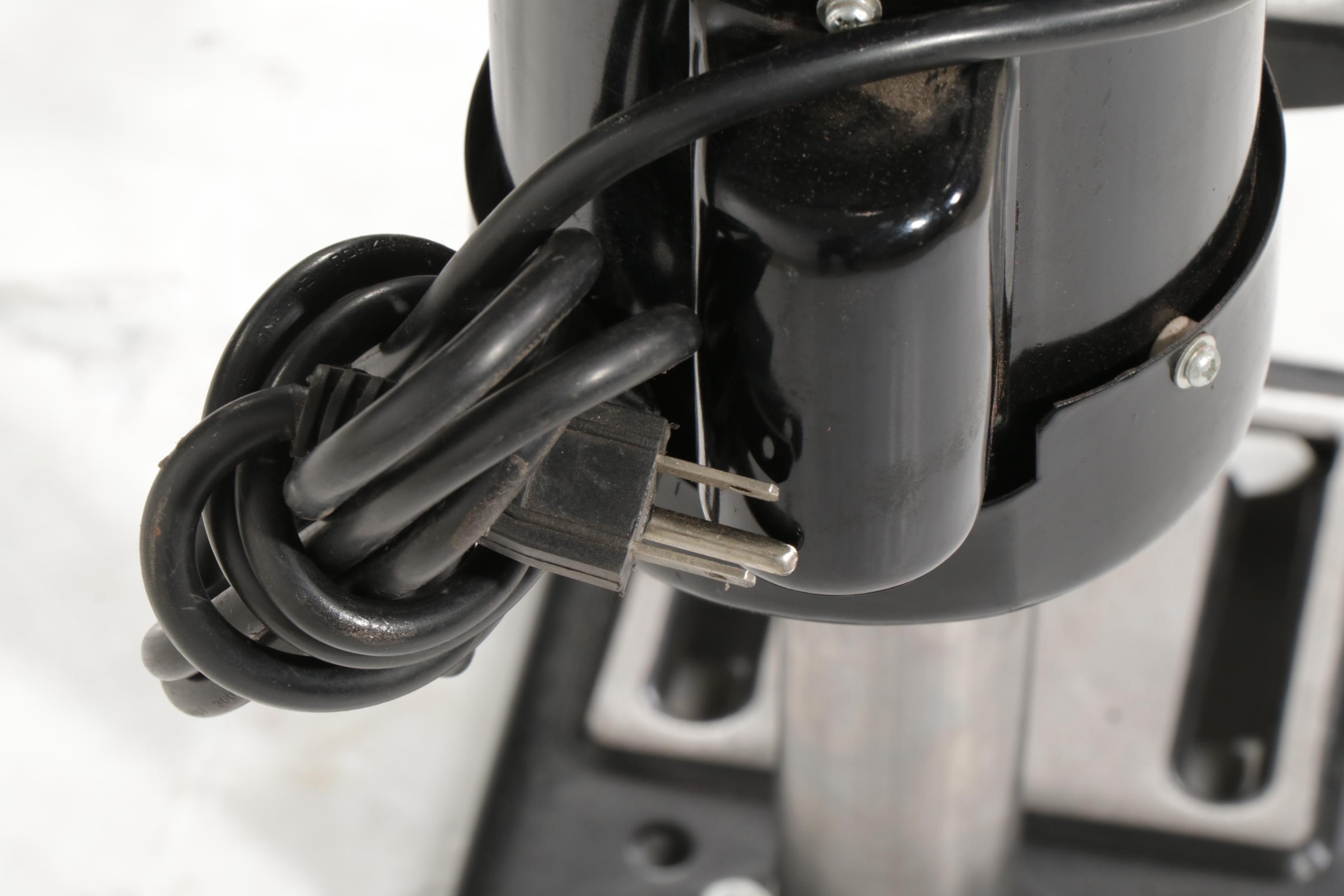 Central Machinery 5-Speed Benchtop Drill Press With Spirit Levels