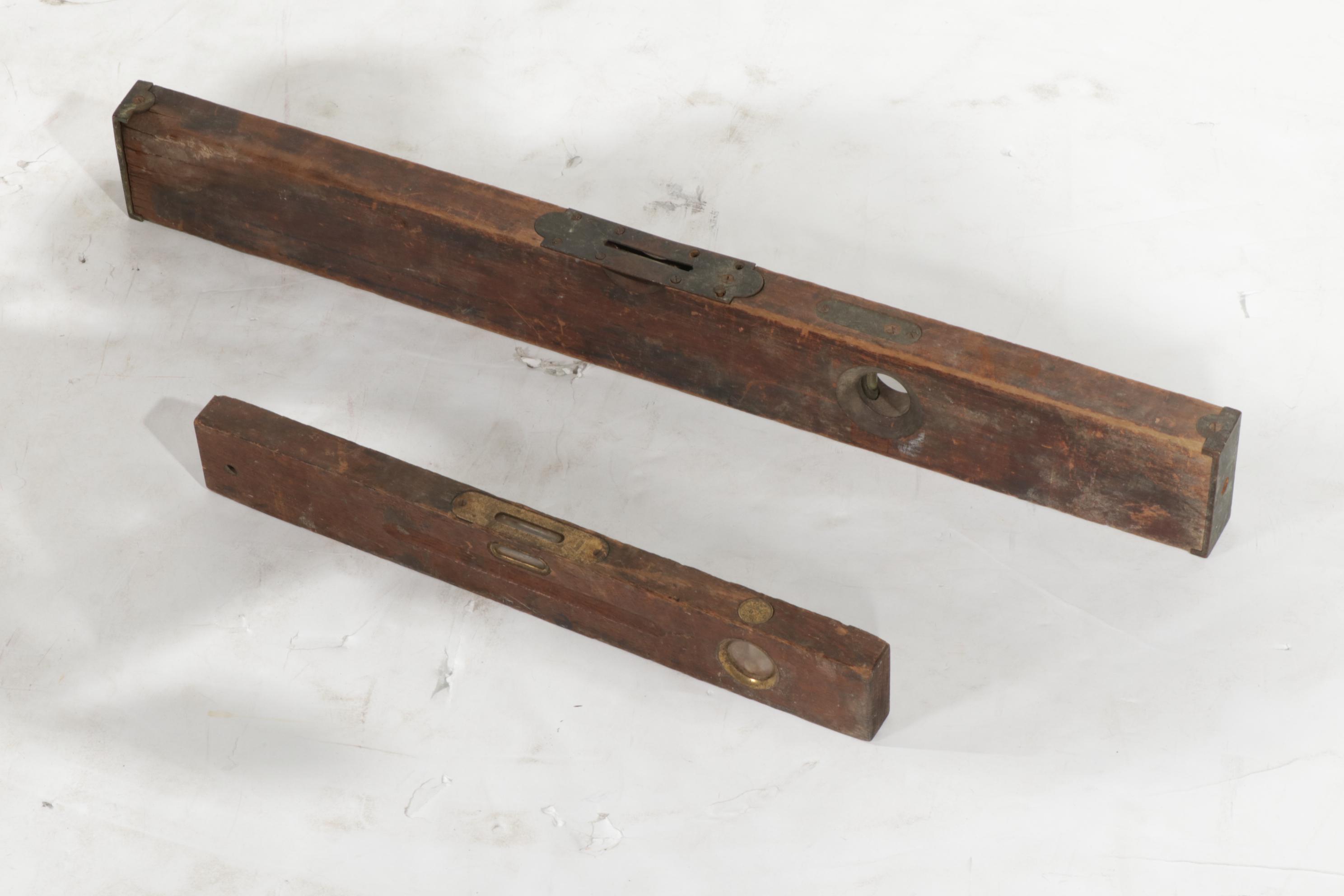 Central Machinery 5-Speed Benchtop Drill Press With Spirit Levels