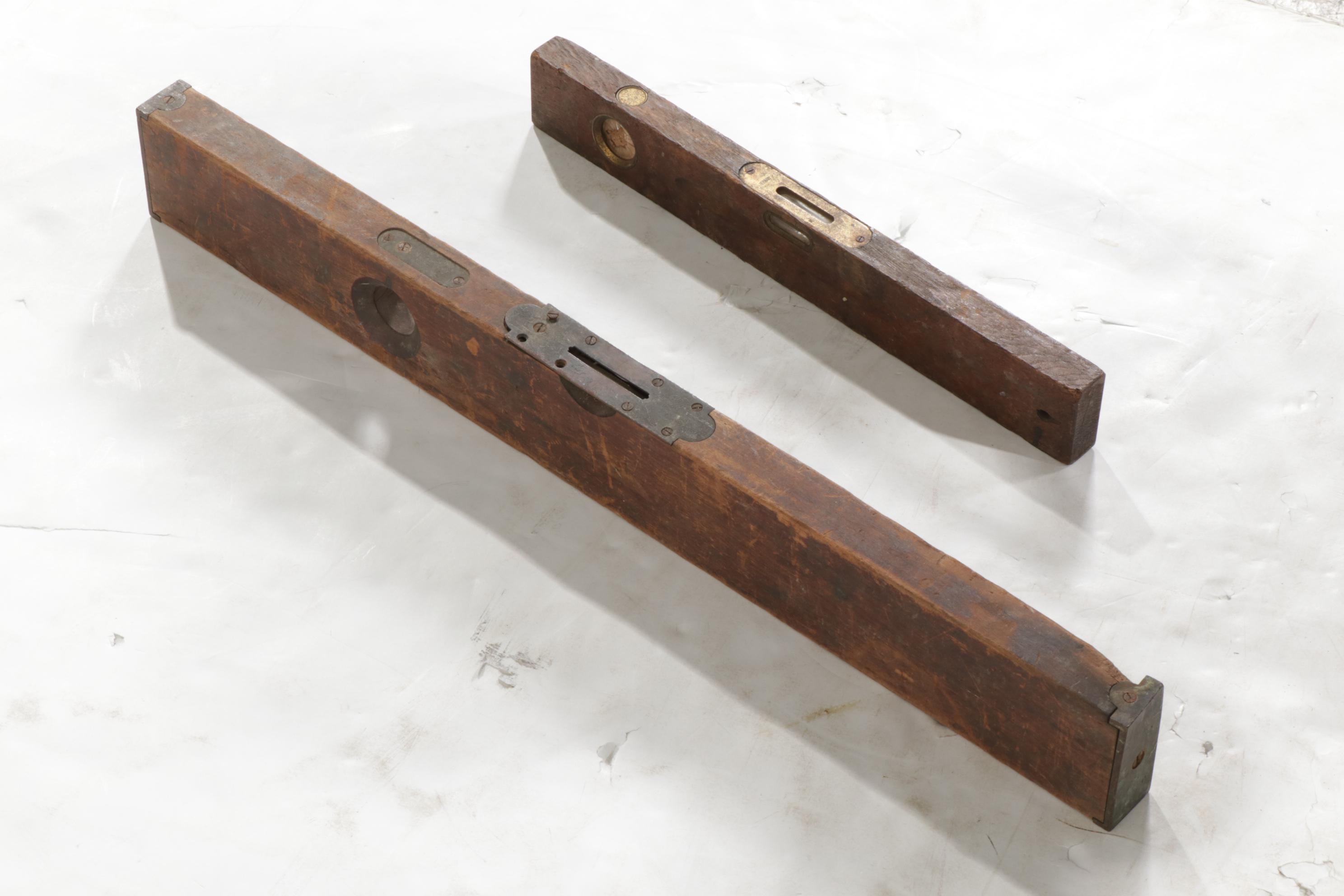 Central Machinery 5-Speed Benchtop Drill Press With Spirit Levels