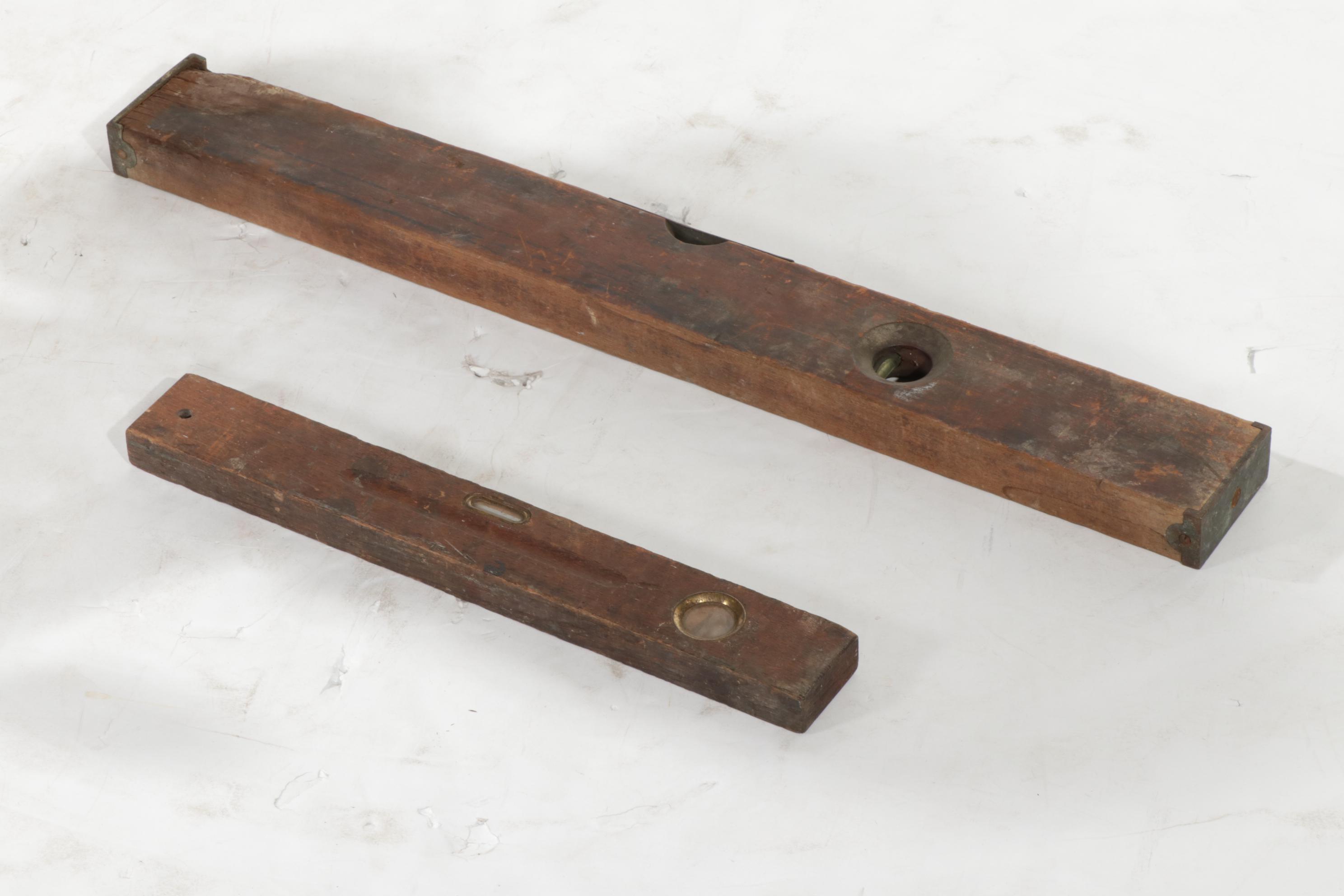 Central Machinery 5-Speed Benchtop Drill Press With Spirit Levels