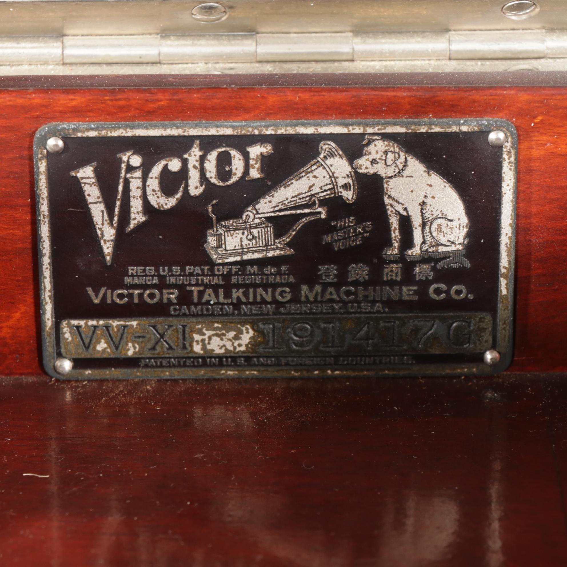 Victor Victrola VV-XI Phonograph in Mahogany Cabinet, Circa 1915