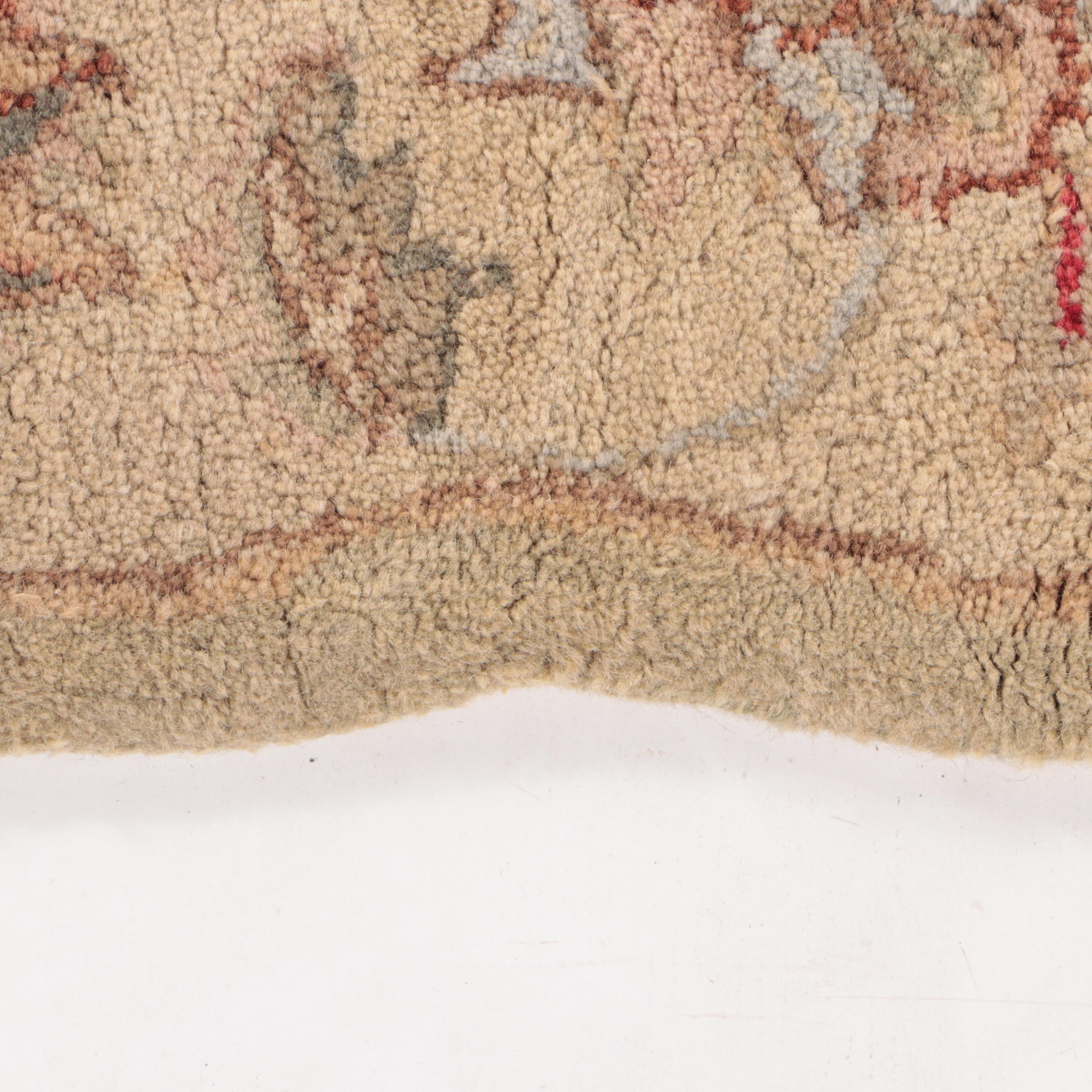 4' x 4' Hand-Tufted French Aubusson Style Scallop Edge Accent Rug