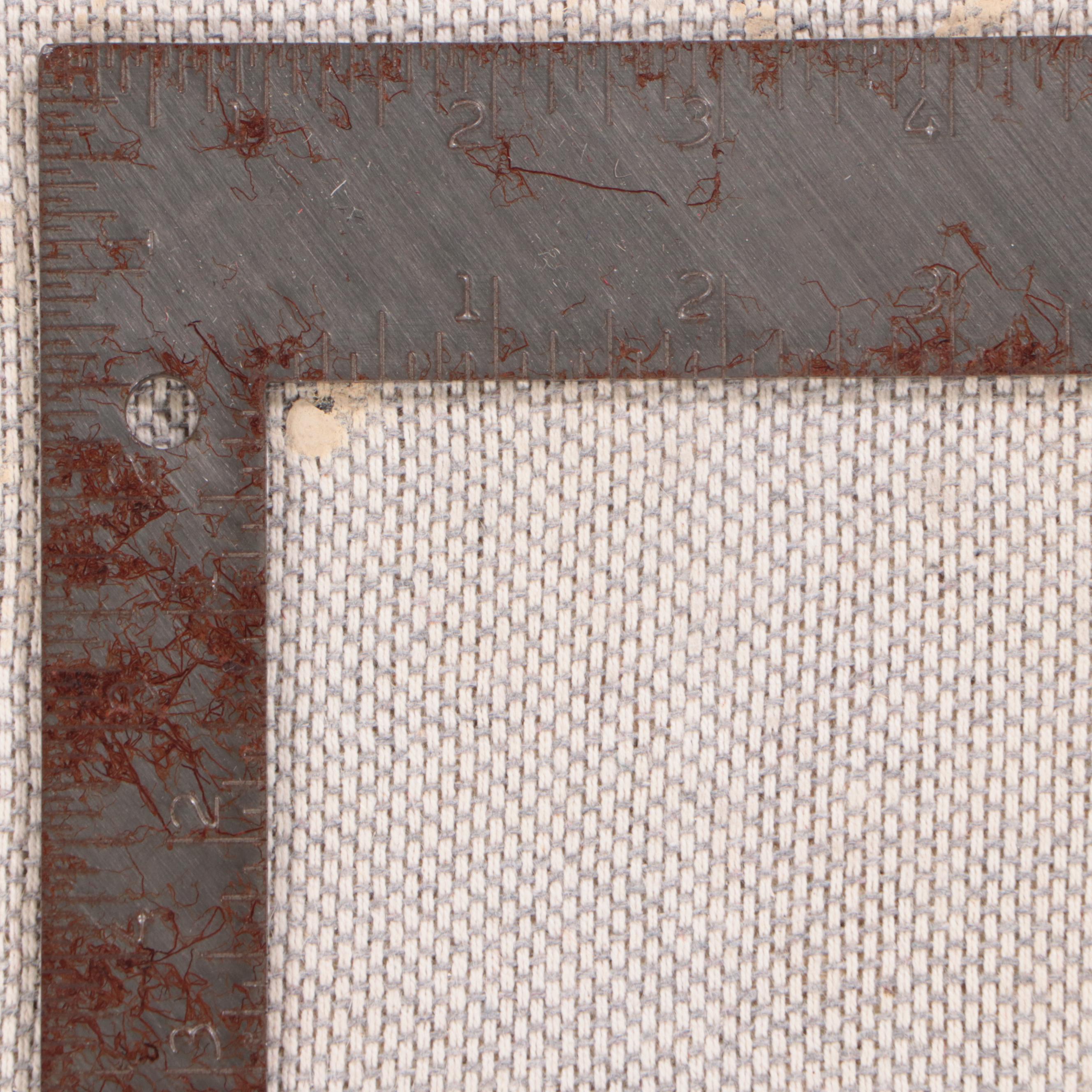 4' x 4' Hand-Tufted French Aubusson Style Scallop Edge Accent Rug