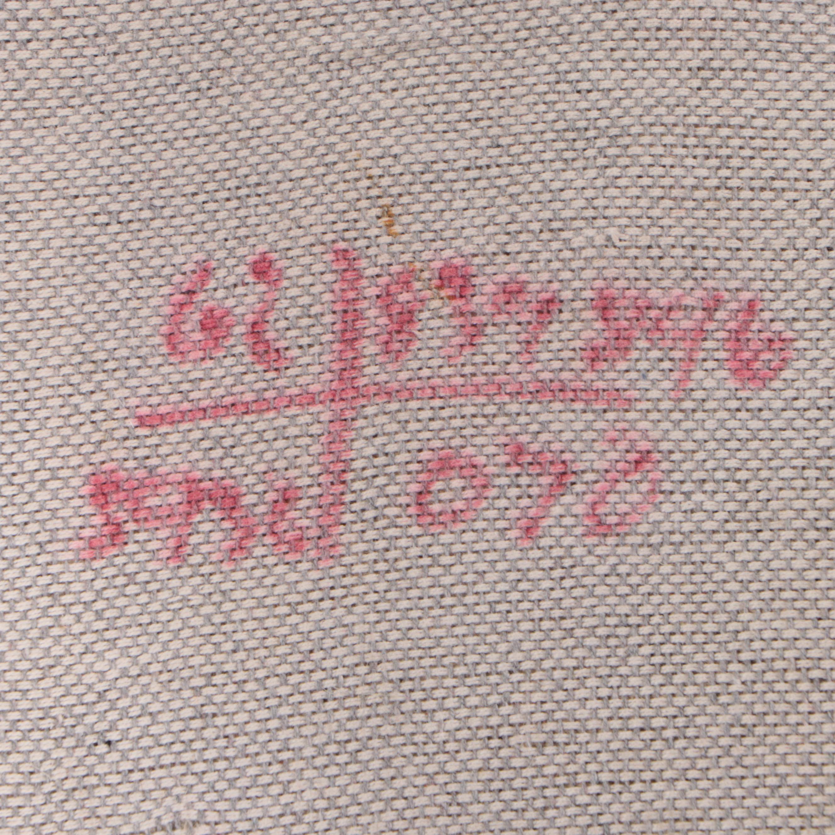 4' x 4' Hand-Tufted French Aubusson Style Scallop Edge Accent Rug