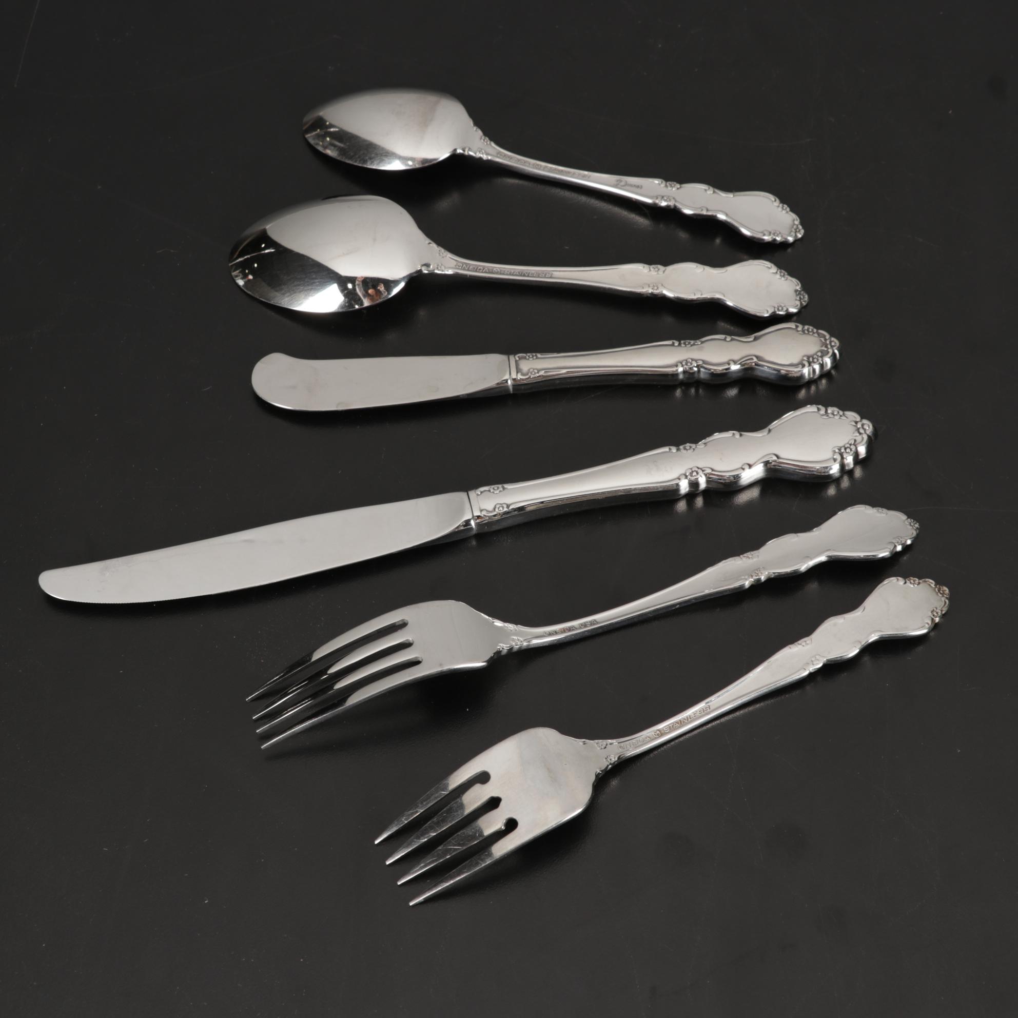 Oneida "Dover" Stainless Steel Flatware Set with Chest