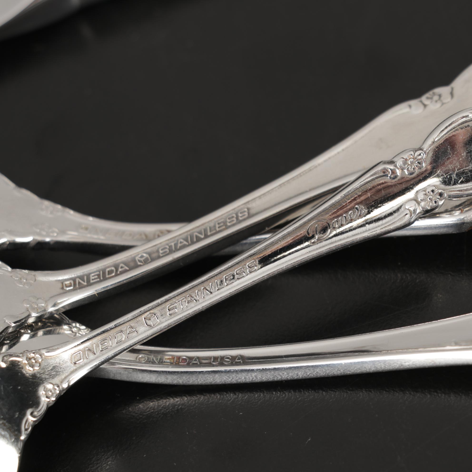 Oneida "Dover" Stainless Steel Flatware Set with Chest