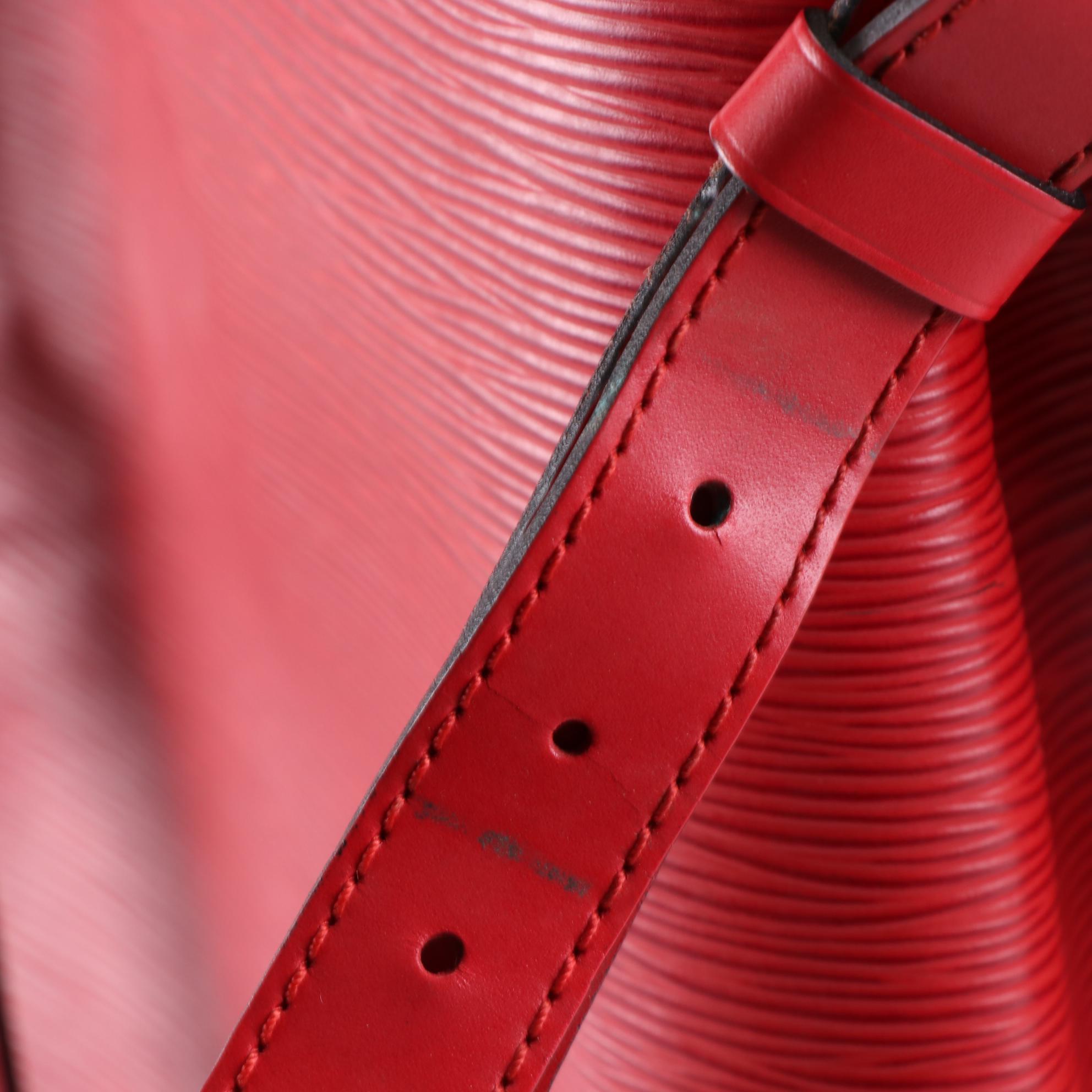 Louis Vuitton Noé Bucket Bag in Castilian Red Epi and Smooth Leather