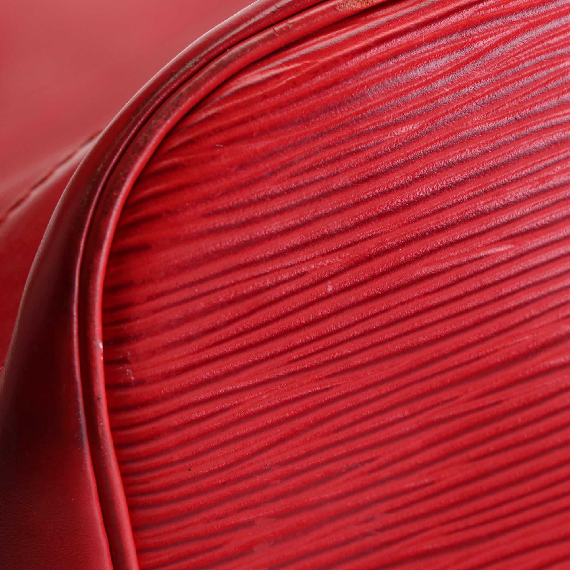 Louis Vuitton Noé Bucket Bag in Castilian Red Epi and Smooth Leather