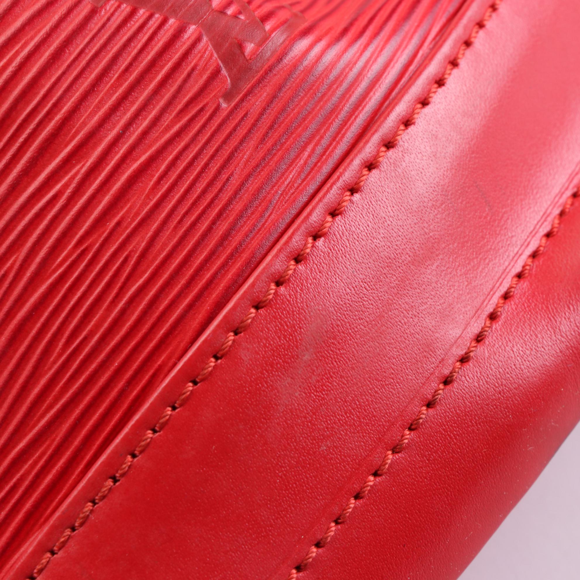 Louis Vuitton Noé Bucket Bag in Castilian Red Epi and Smooth Leather