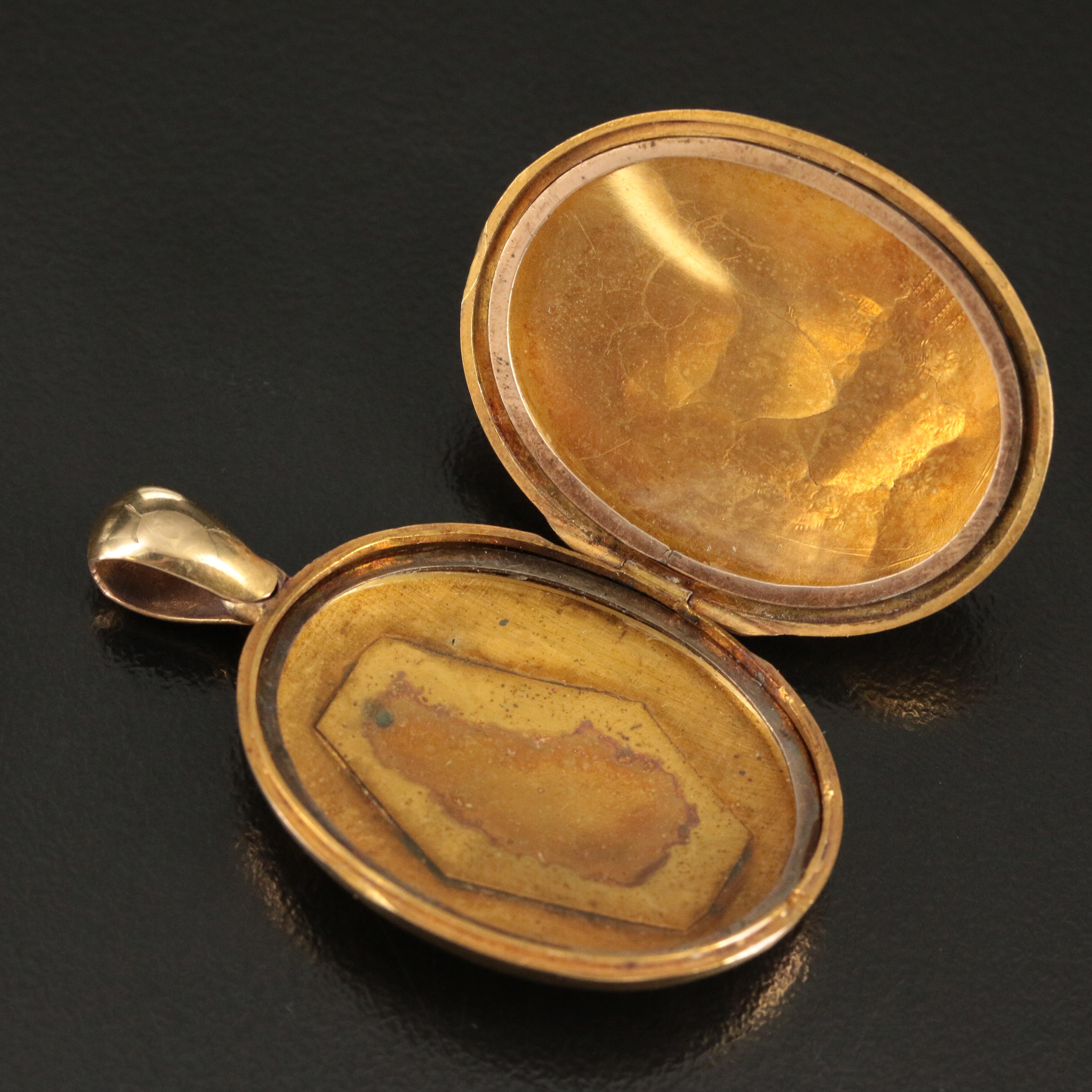 Antique 14K Hand Floral Engraved Locket