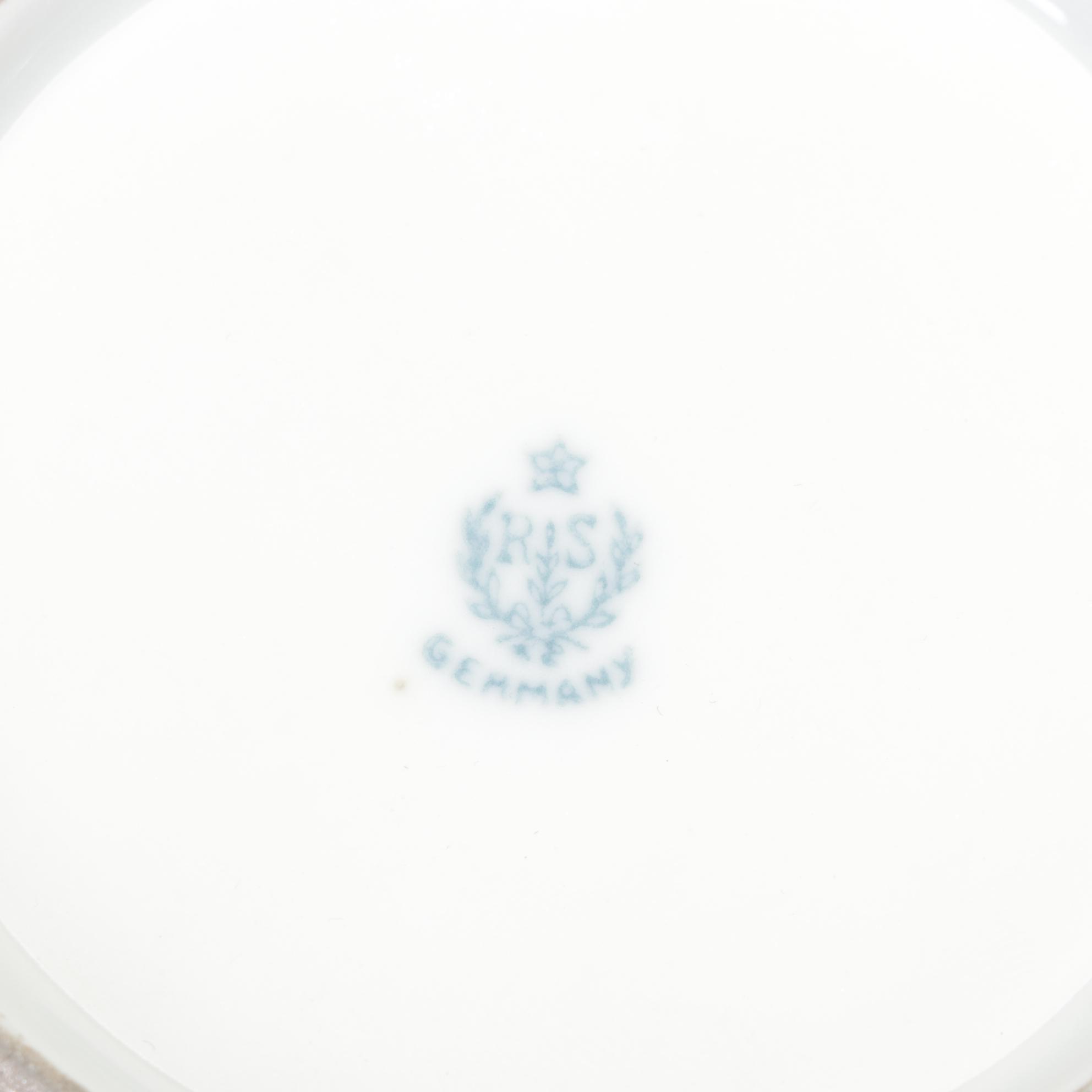 Metronome De Maelzel No 309, with St Clair Paperweights and Other Décor