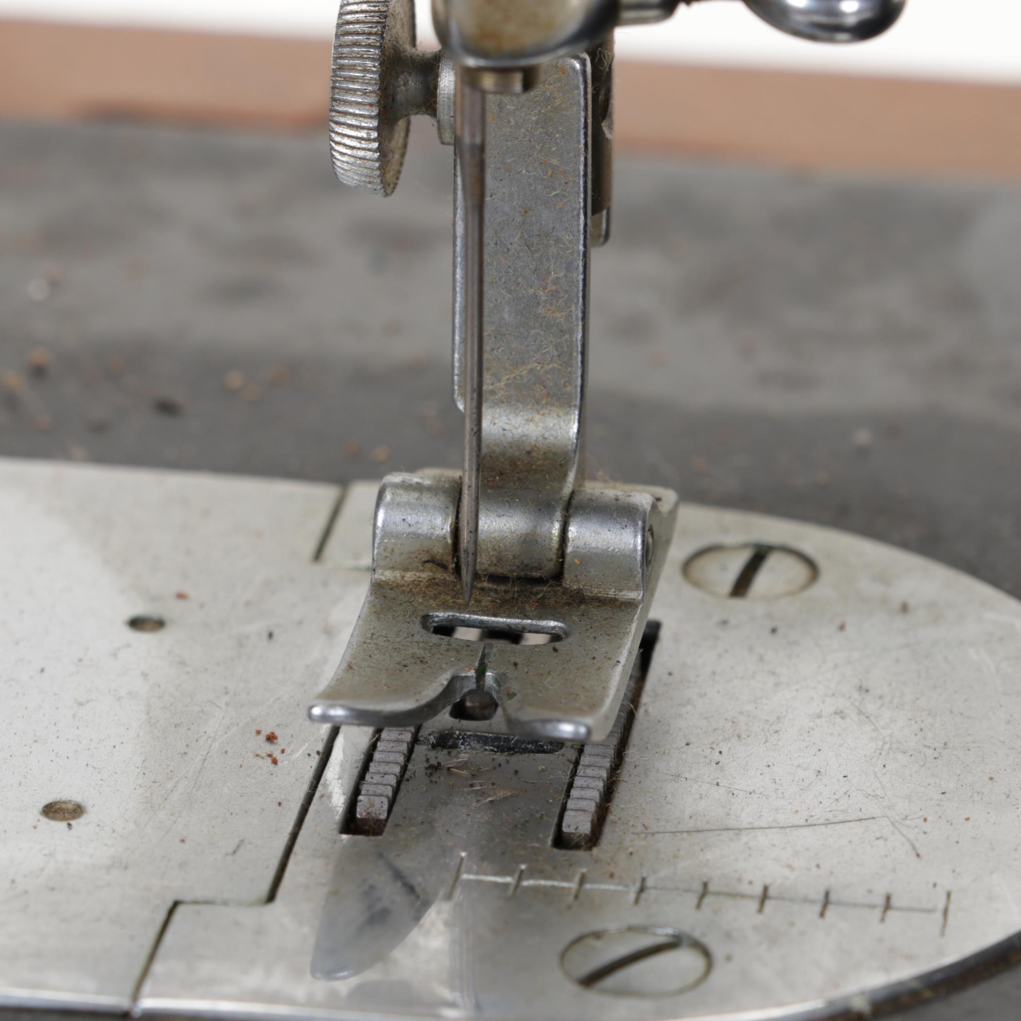 White Sewing Machine 628 Series with Added Light, Pedal and Accessories