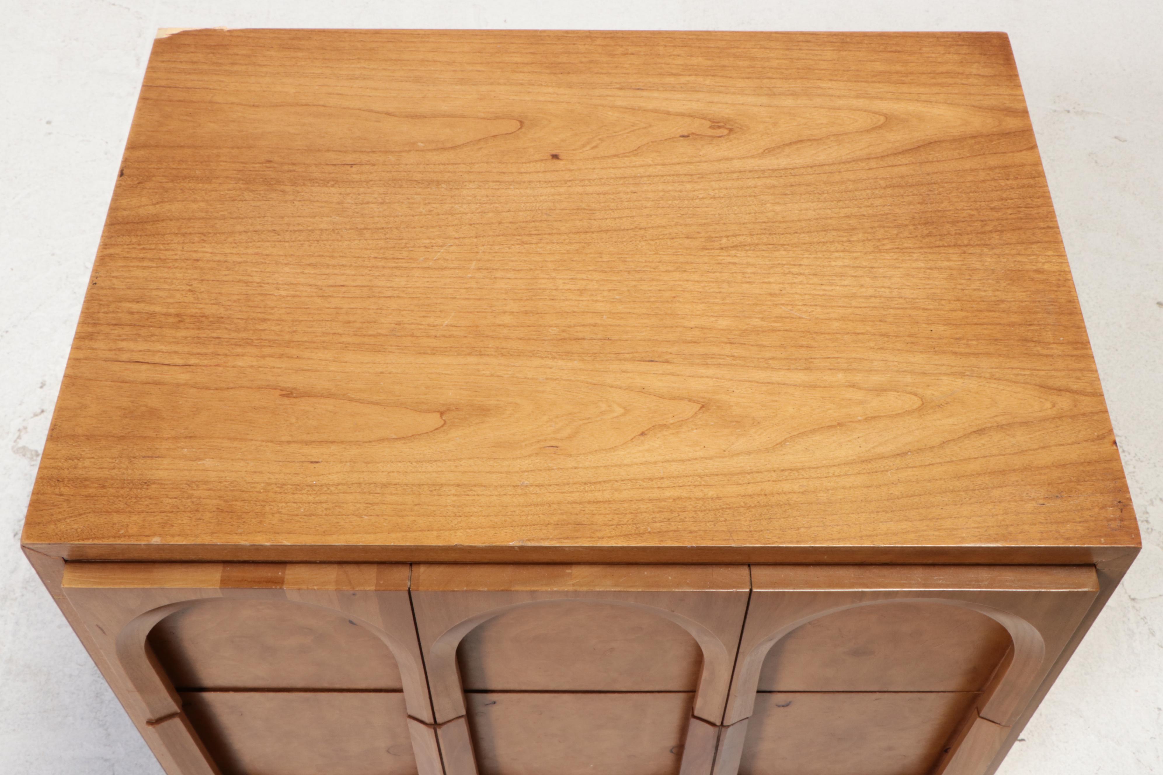 Thomasville Mid Century Modern Walnut Bedside Table