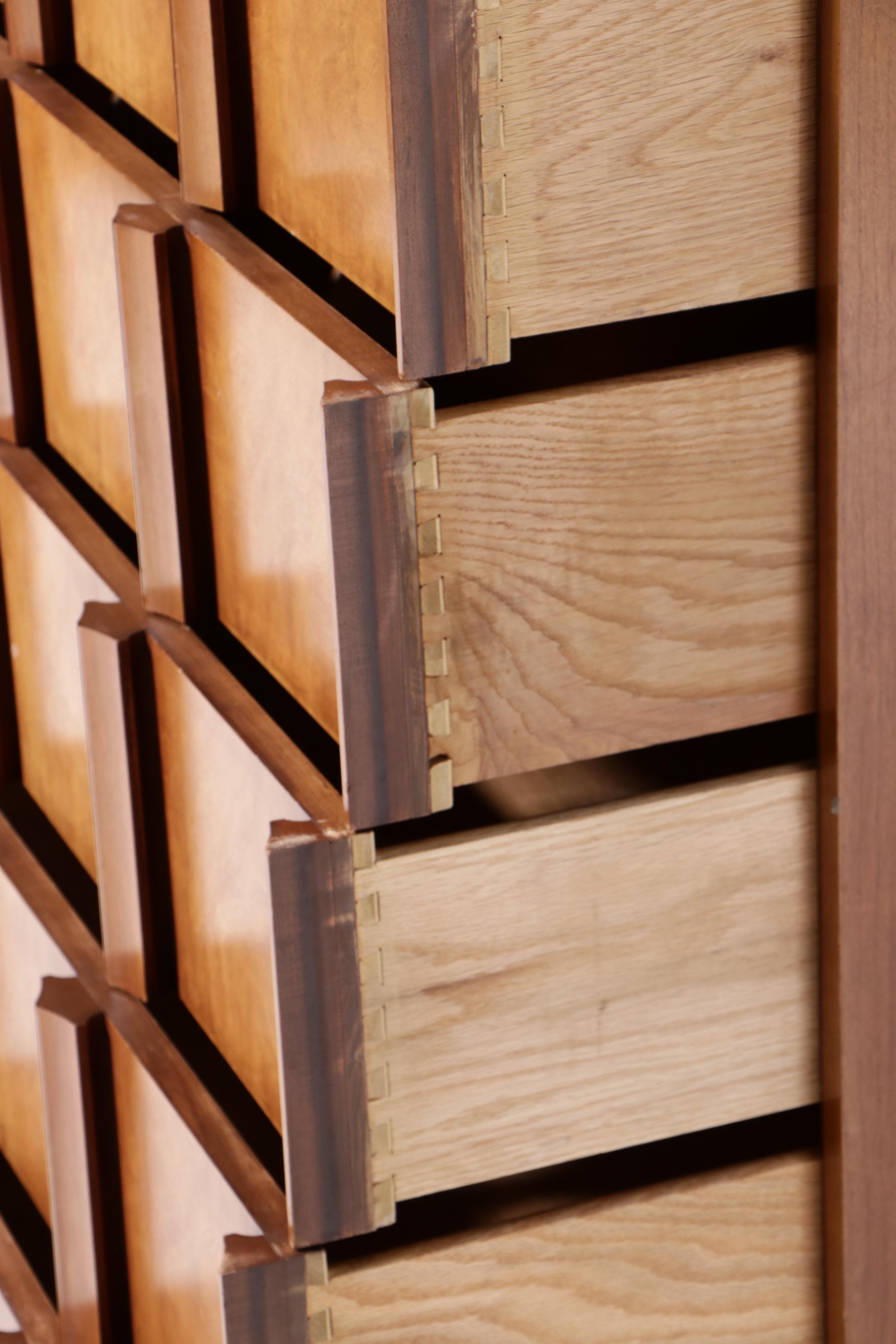 Thomasville Mid Century Modern Walnut Chest of Drawers