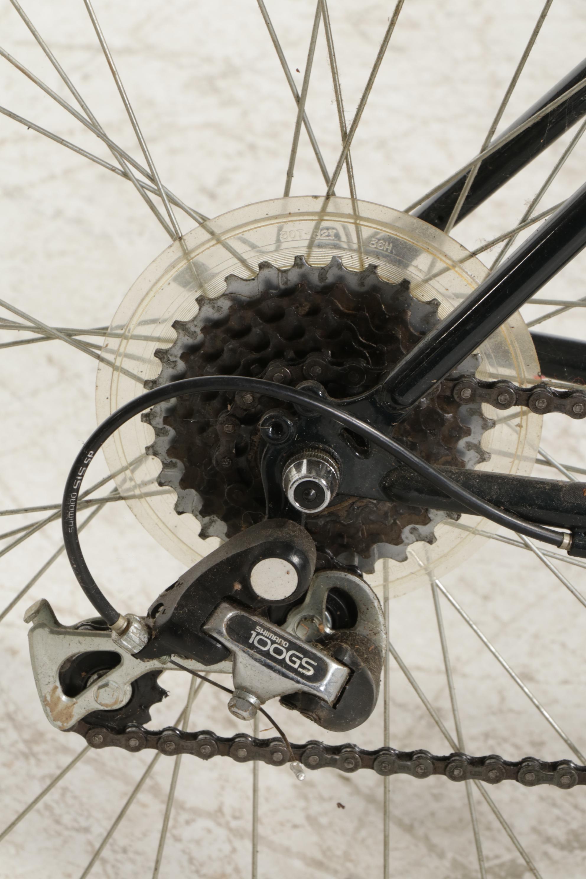 Specialized "Crossroads Cruz" Hybrid Bicycle