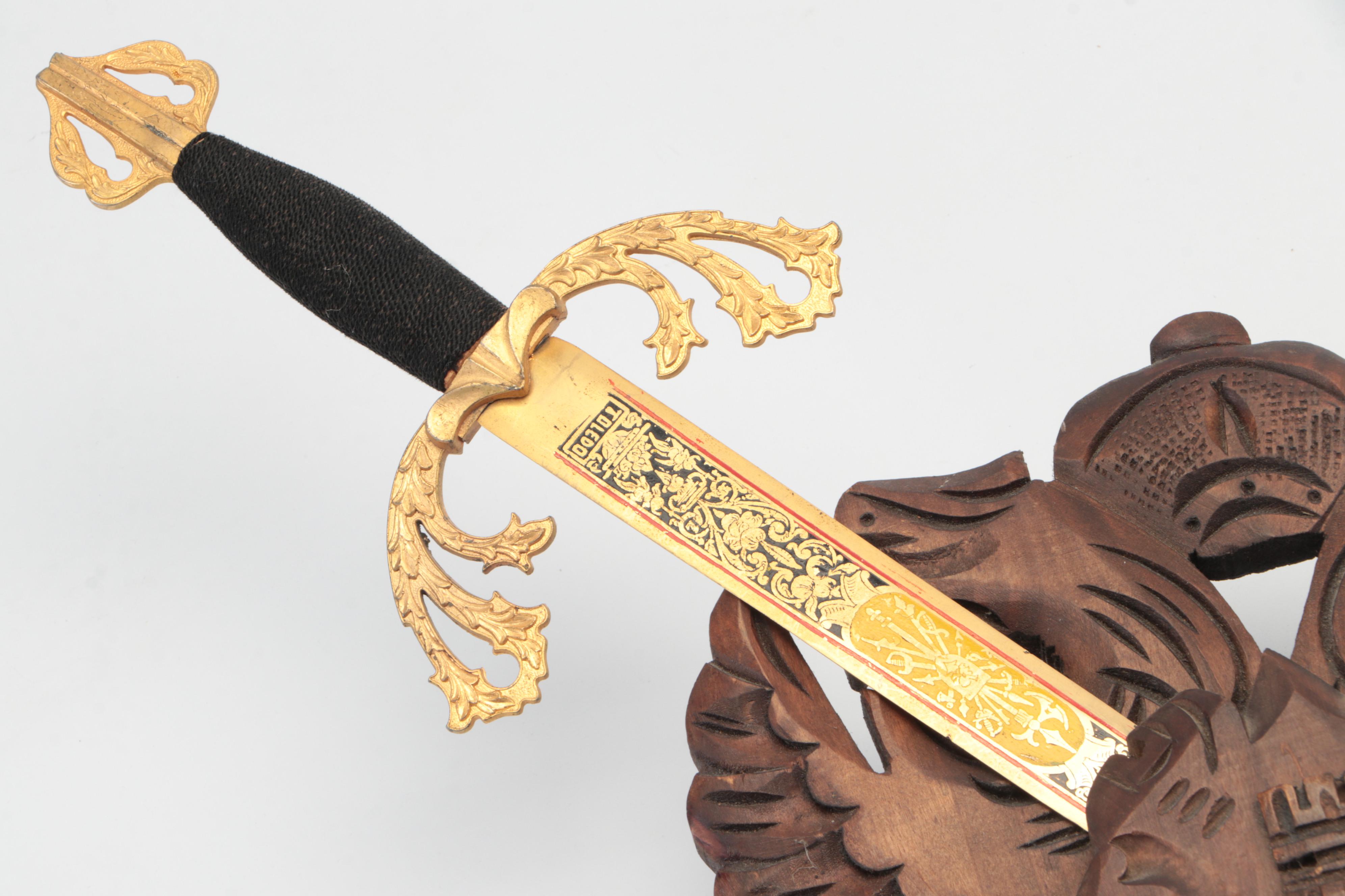 Toledo El Cid Type Swords Coat of Arms Display