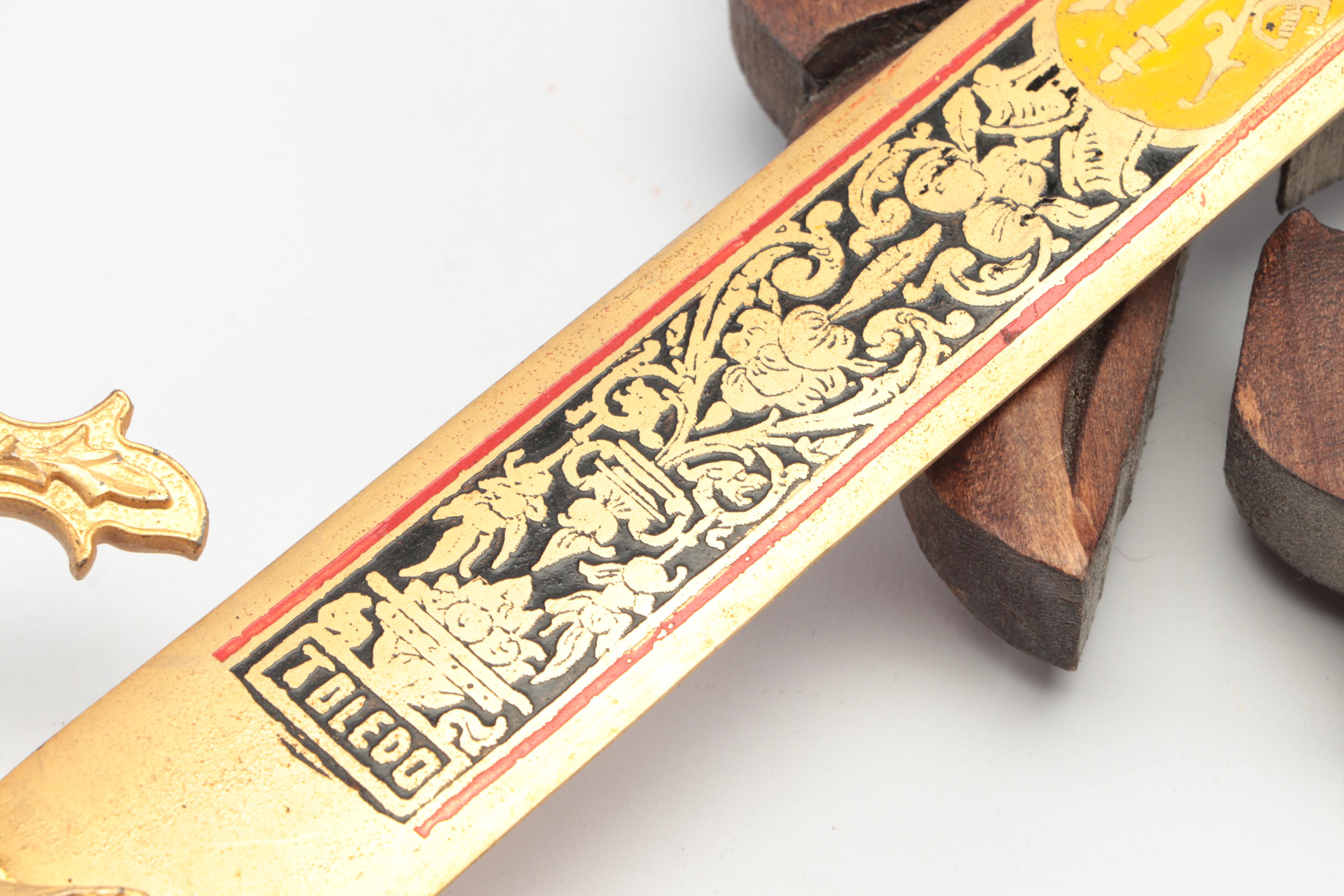 Toledo El Cid Type Swords Coat of Arms Display