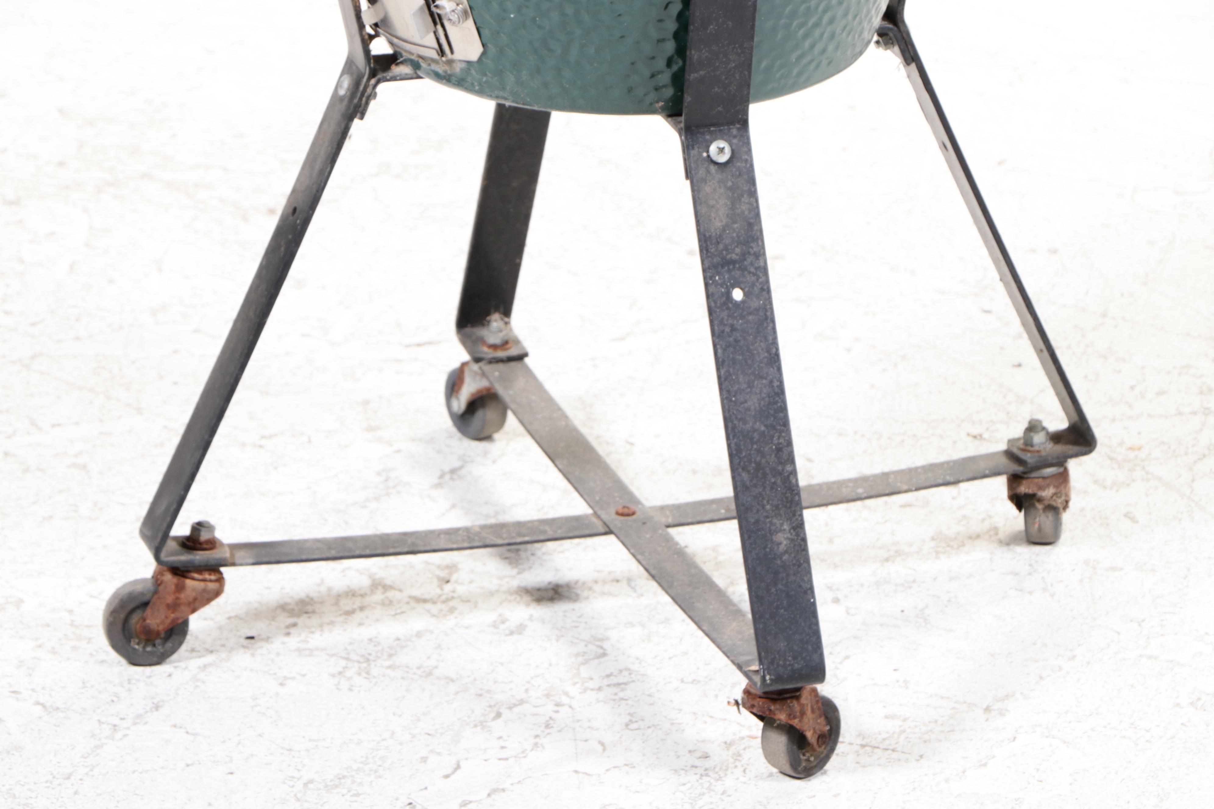 Big Green Egg Charcoal Grill